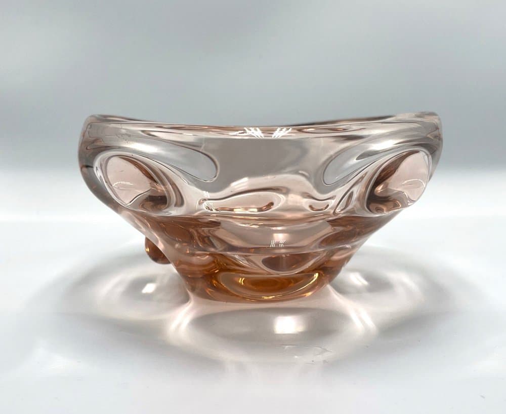 Decorative bowl, pink glass, Czech Republic, 1960s. - 157072
