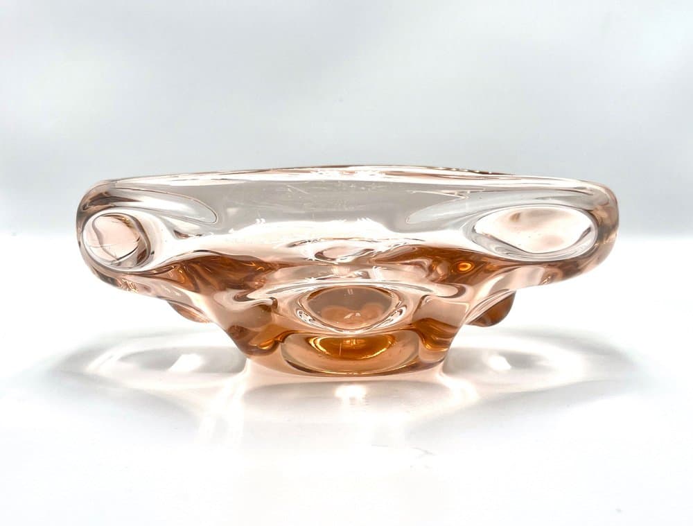 Decorative bowl, pink glass, Czech Republic, 1960s. - 157069