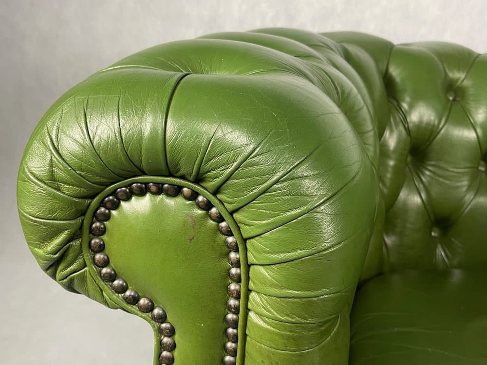 Fotel Chesterfield, zielony, skóra, Francja, lata 70. - 157162