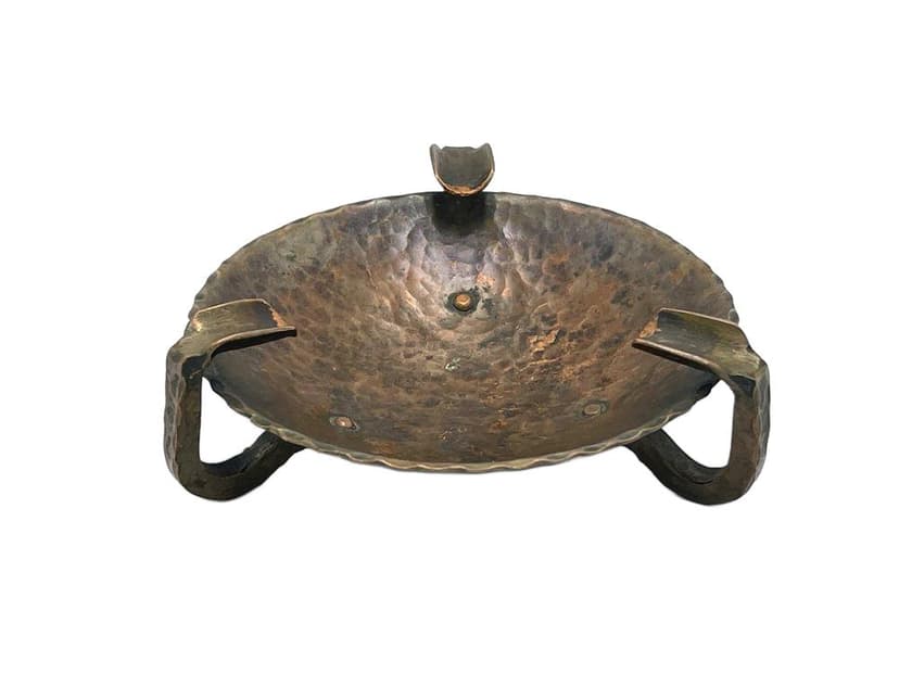 Popielniczka brutalistyczna, miedź młotkowana, lata 70.