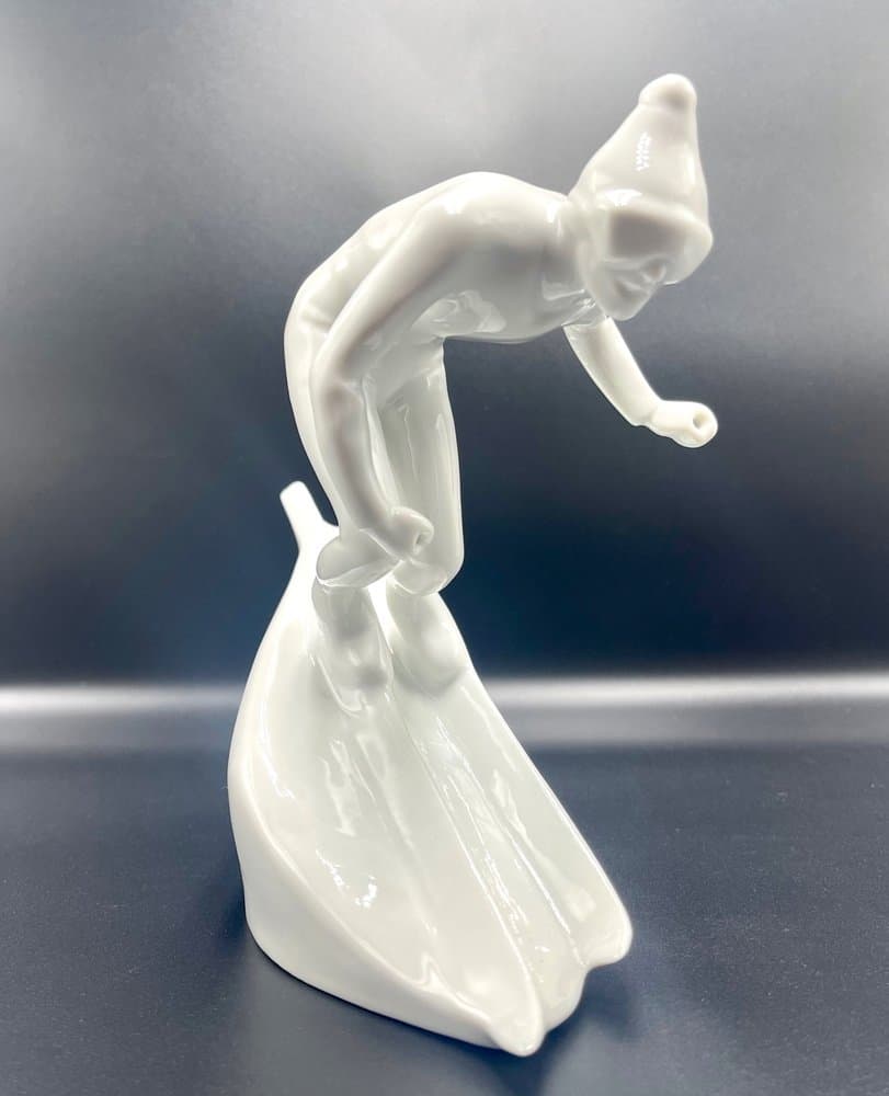 Figurka narciarz slalomowy, biały, porcelana, Royal Dux Bohemia, Czechy, lata 50. - 157419