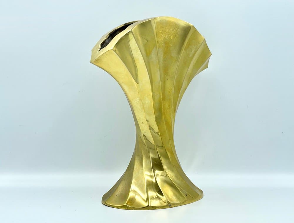 Vase Shell, golden brass, Germany, 1960s. - 157504