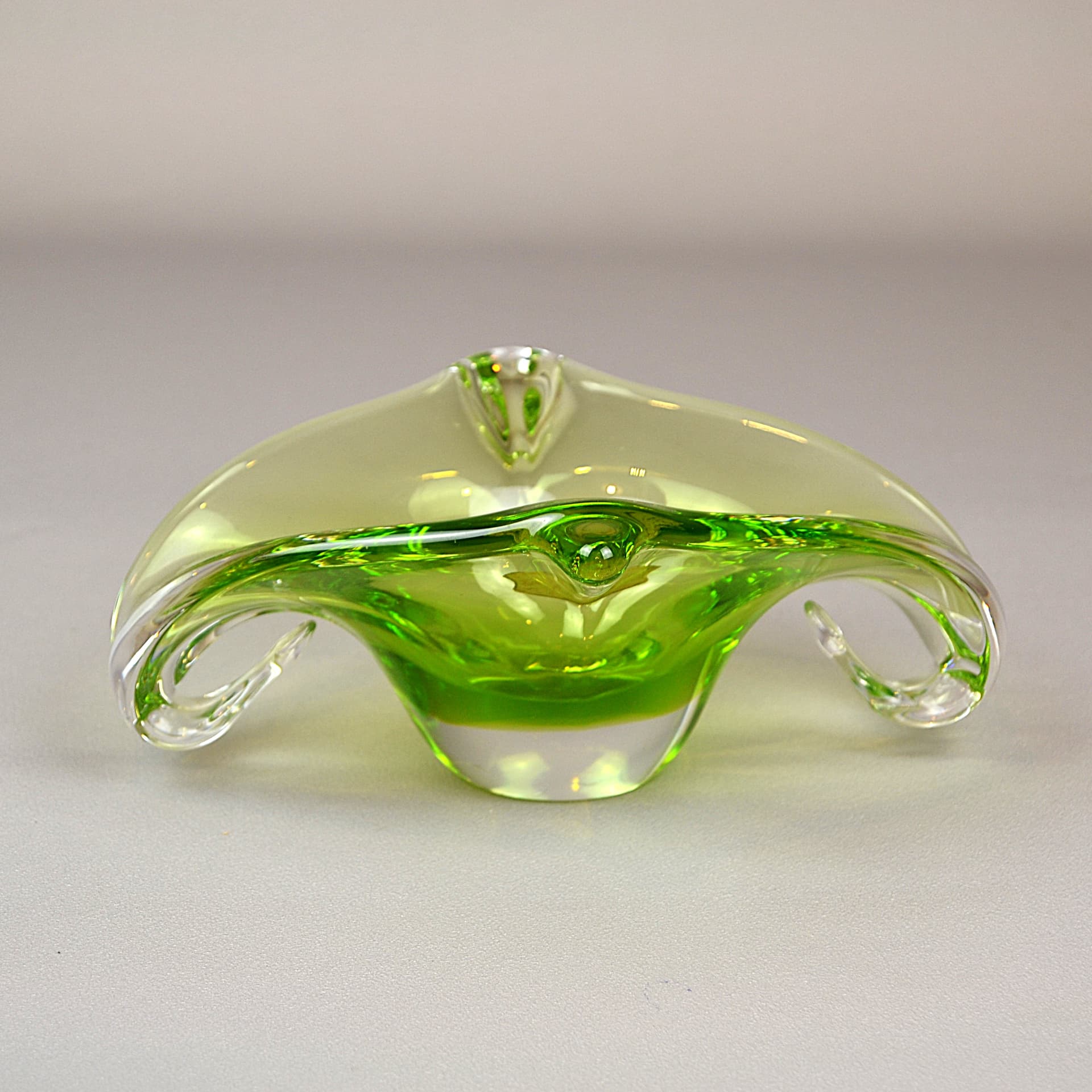 Patera dekoracyjna, turkusowe szkło, Belgia, lata 60. - 1160