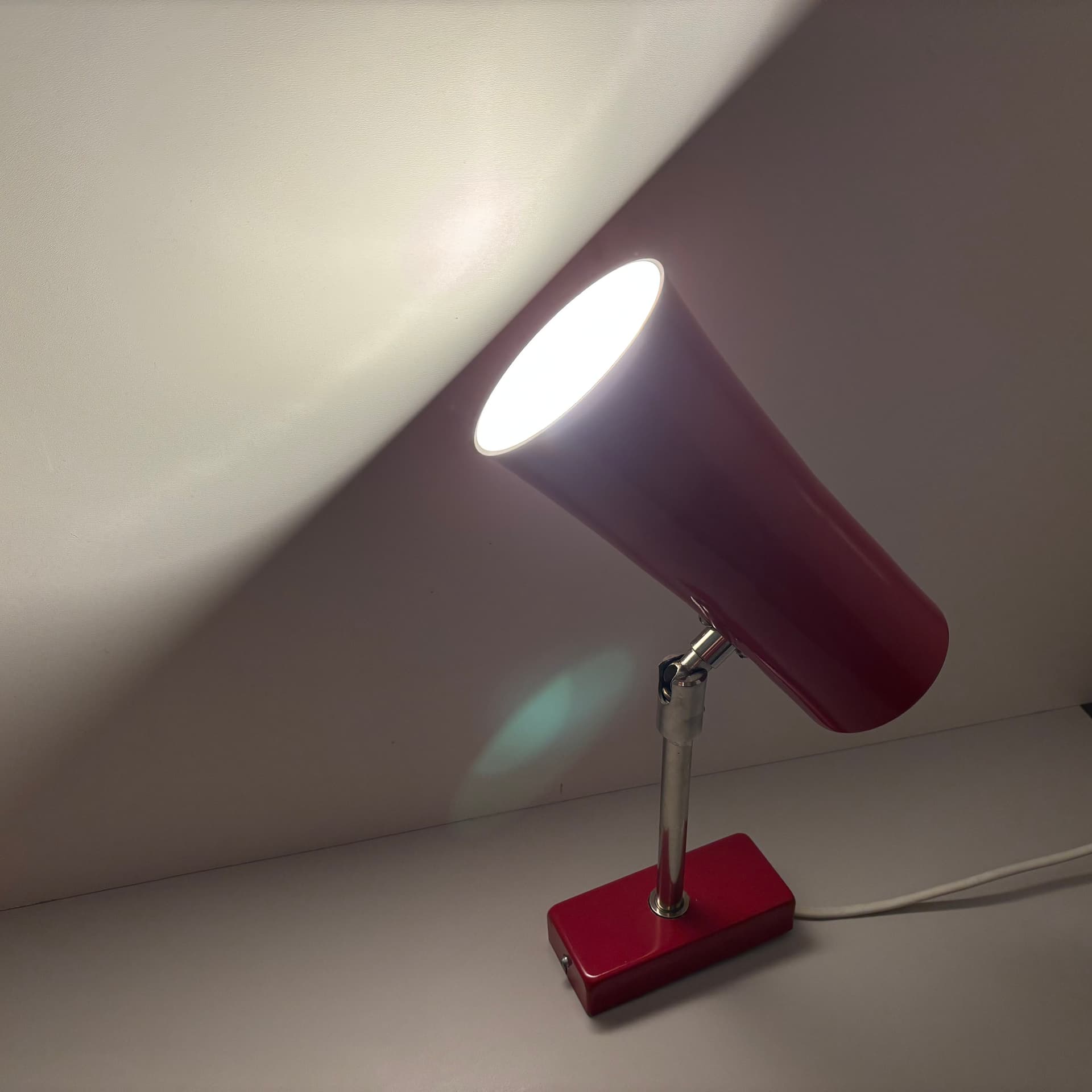 Wall sconce, red, aluminum, Germany, 1970s. - 143437