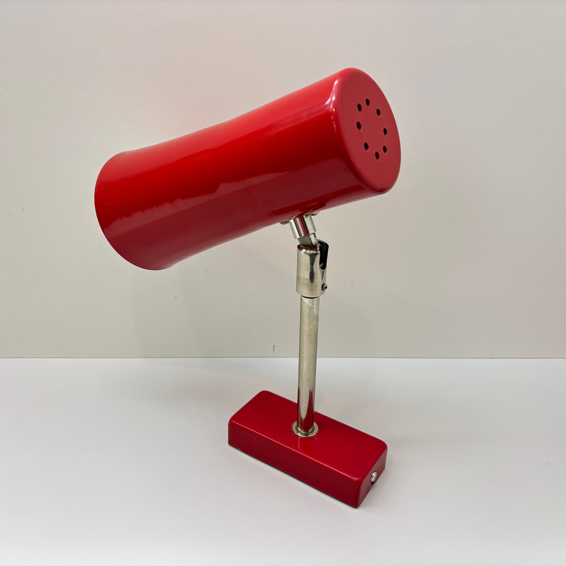 Wall sconce, red, aluminum, Germany, 1970s. - 143427