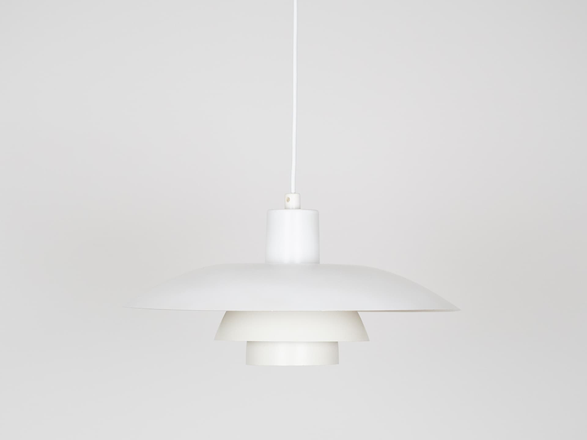Biała lampa wisząca PH 4/3, proj. P. Henningsen dla Louis Poulsen, Dania, lata 60. - 143451