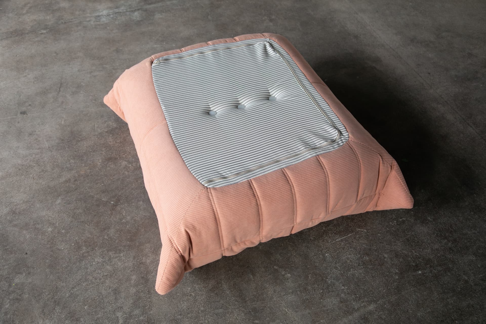 Podnóżek Togo, cord różowy - 143956