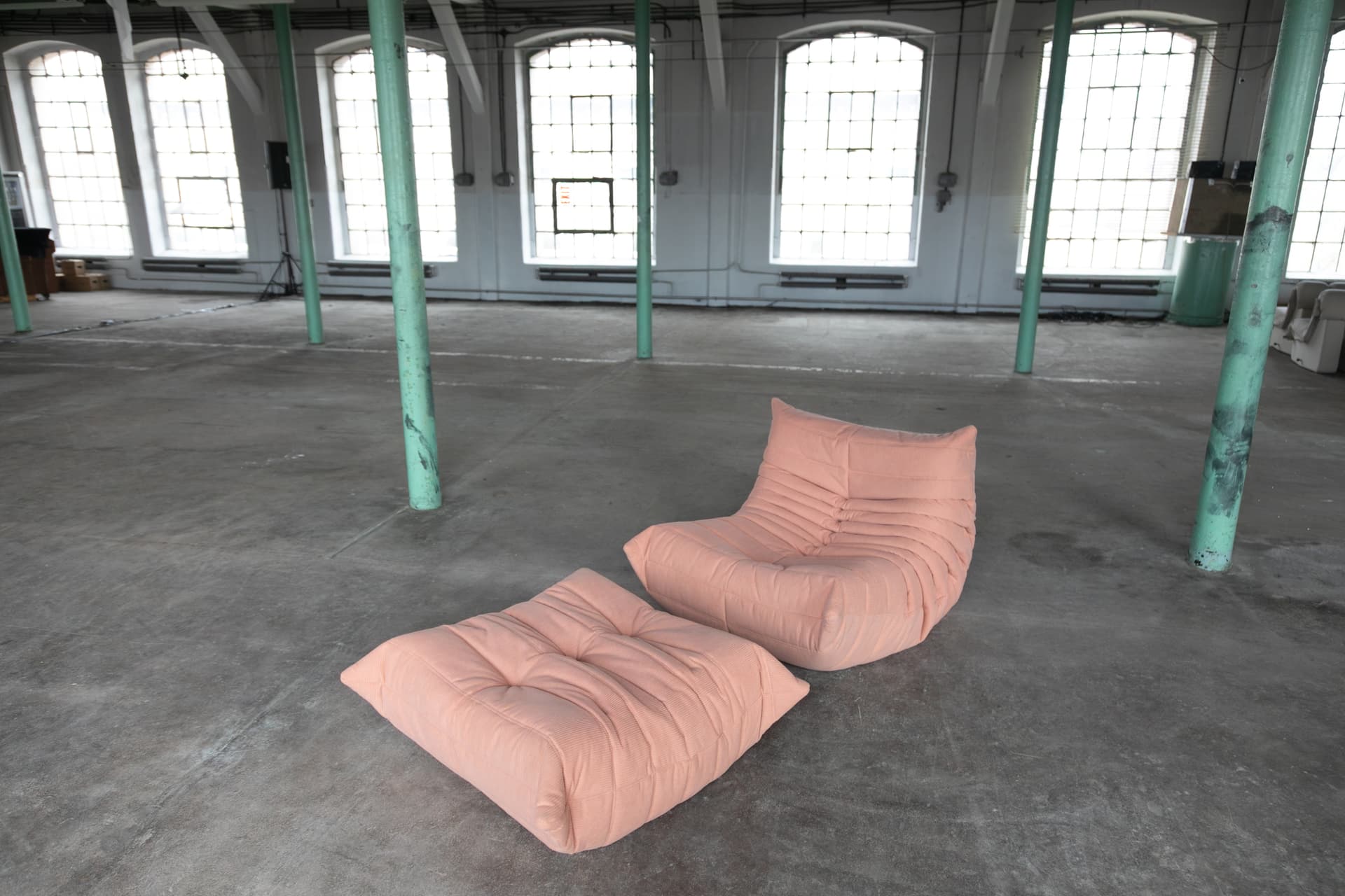 Fotel wypoczynkowy Togo z podnóżkiem, sztruks piaskowy brąz - 143962