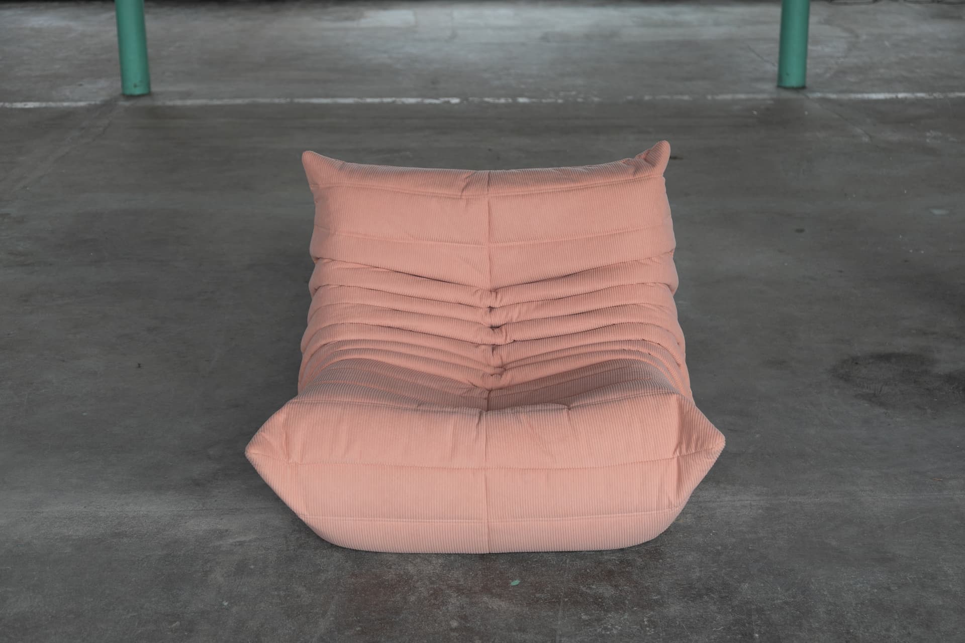 Fotel wypoczynkowy Togo, cord różowy - 143972