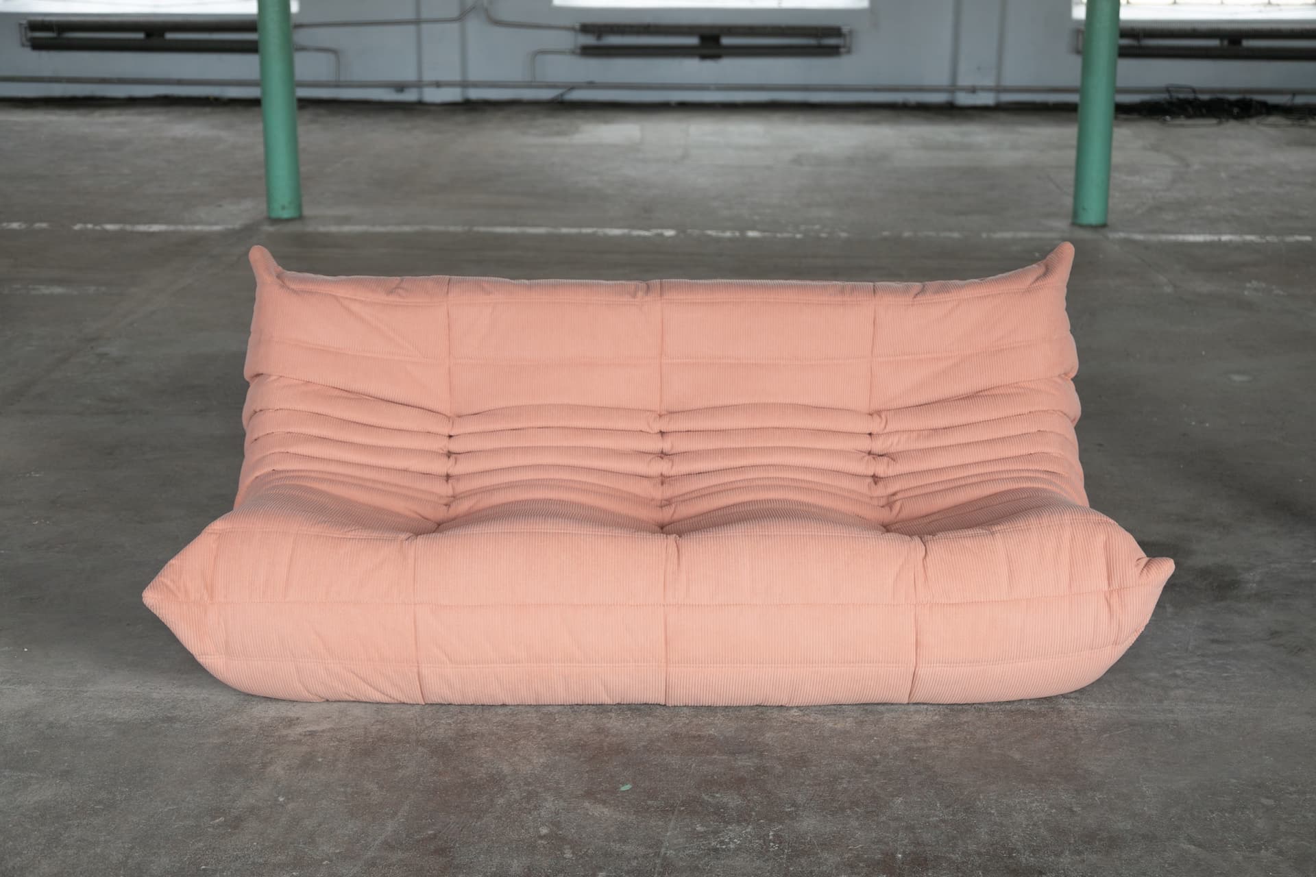 Sofa Togo trzyosobowa, cord różowy - 144087