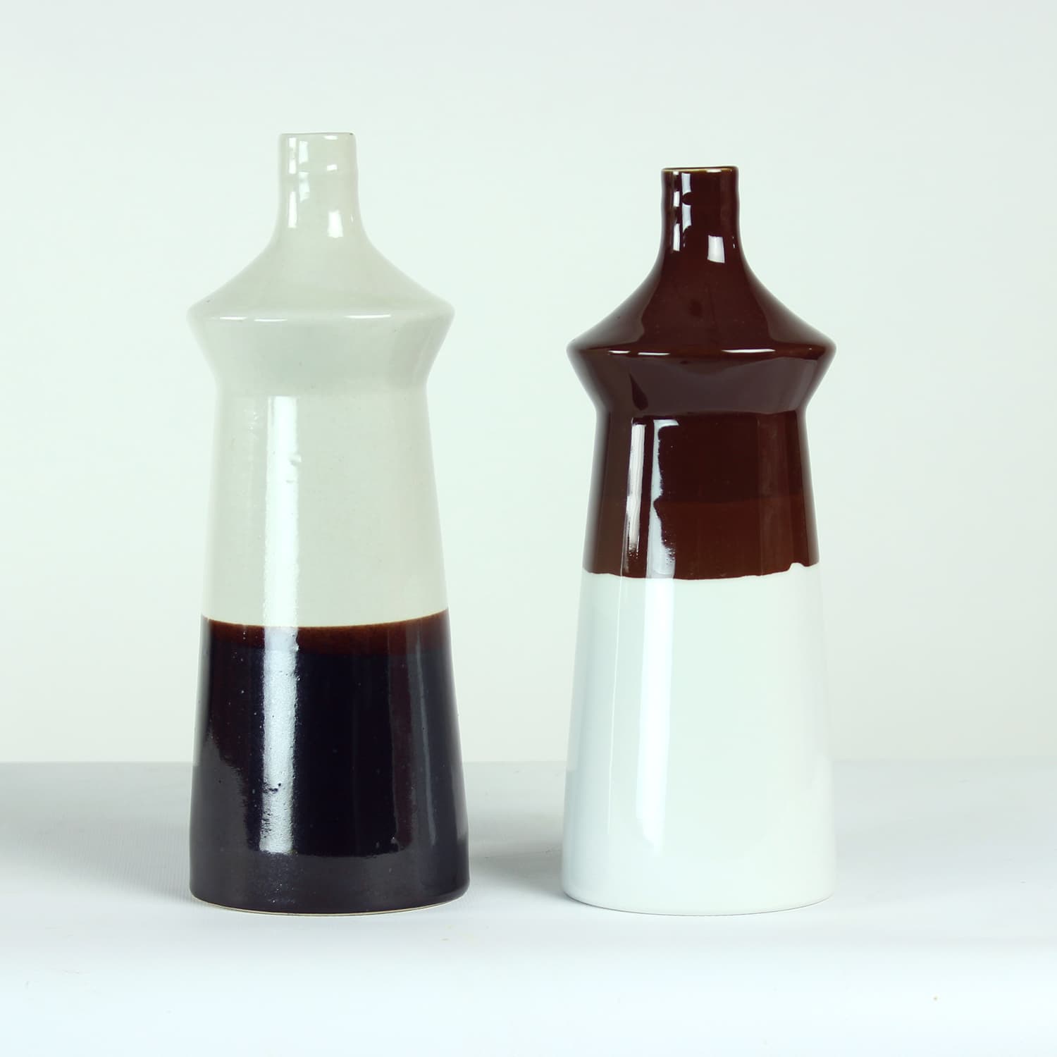 Para wazonów, ceramika biała brązowa, Jamberk, Czechosłowacja, lata 60. - 144190