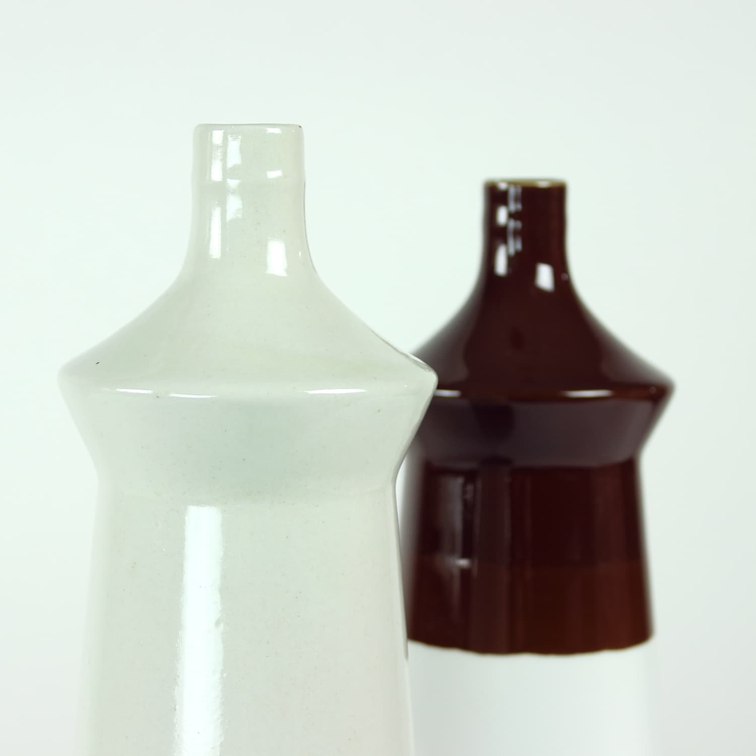 Para wazonów, ceramika biała brązowa, Jamberk, Czechosłowacja, lata 60. - 144192