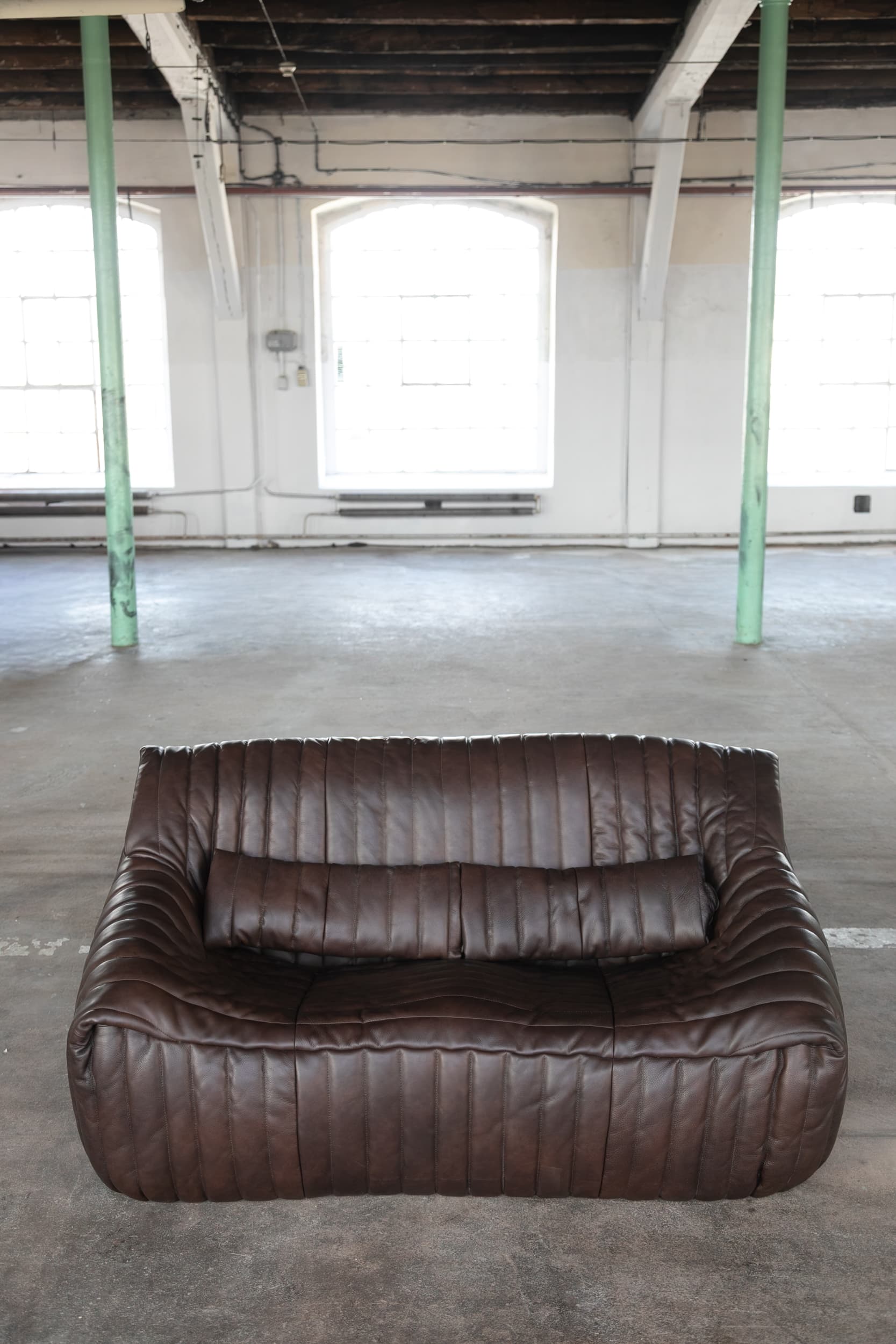 Dwuosobowa sofa Sandra, ciemnobrązowa, proj. A. Hiéronimus, Ligne Roset, lata 70. - 144219