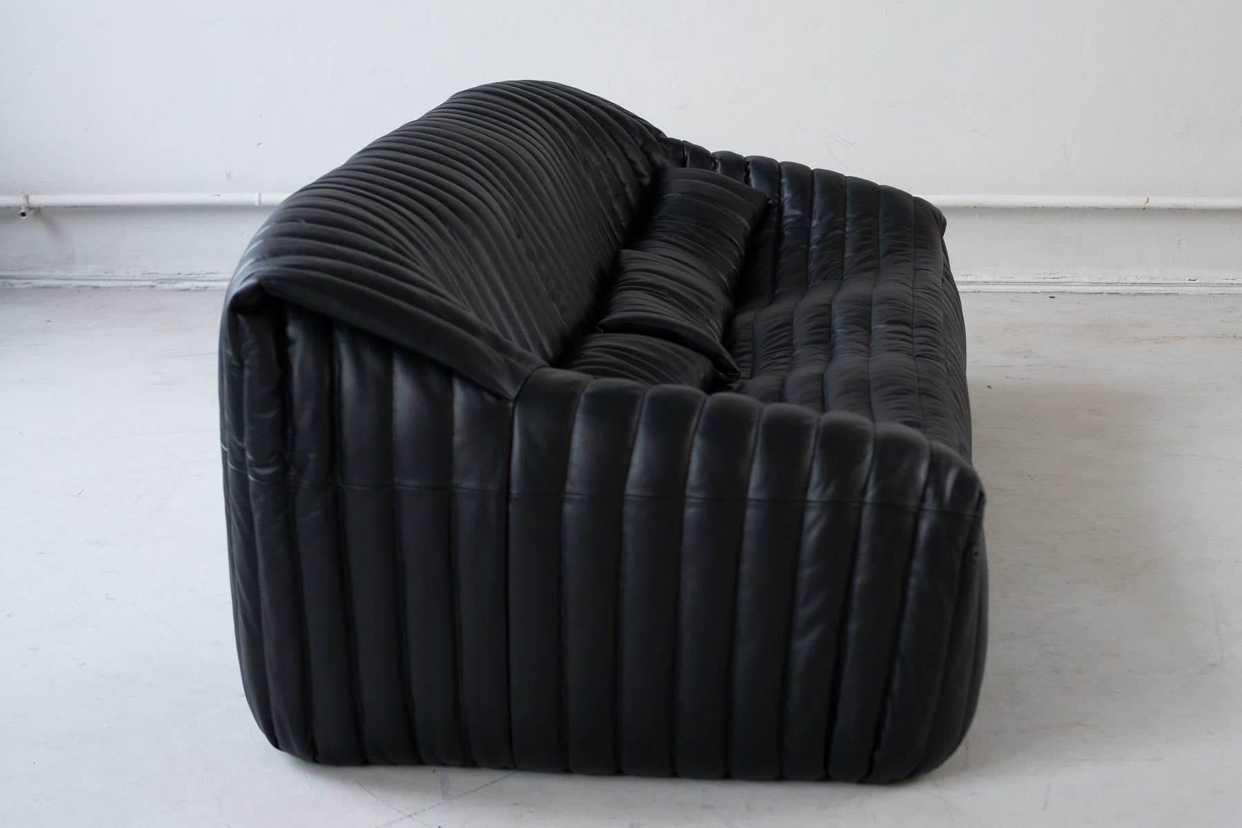 Dwuosobowa sofa Sandra, czarna, proj. A. Hiéronimus, Ligne Roset, lata 70. - 157698