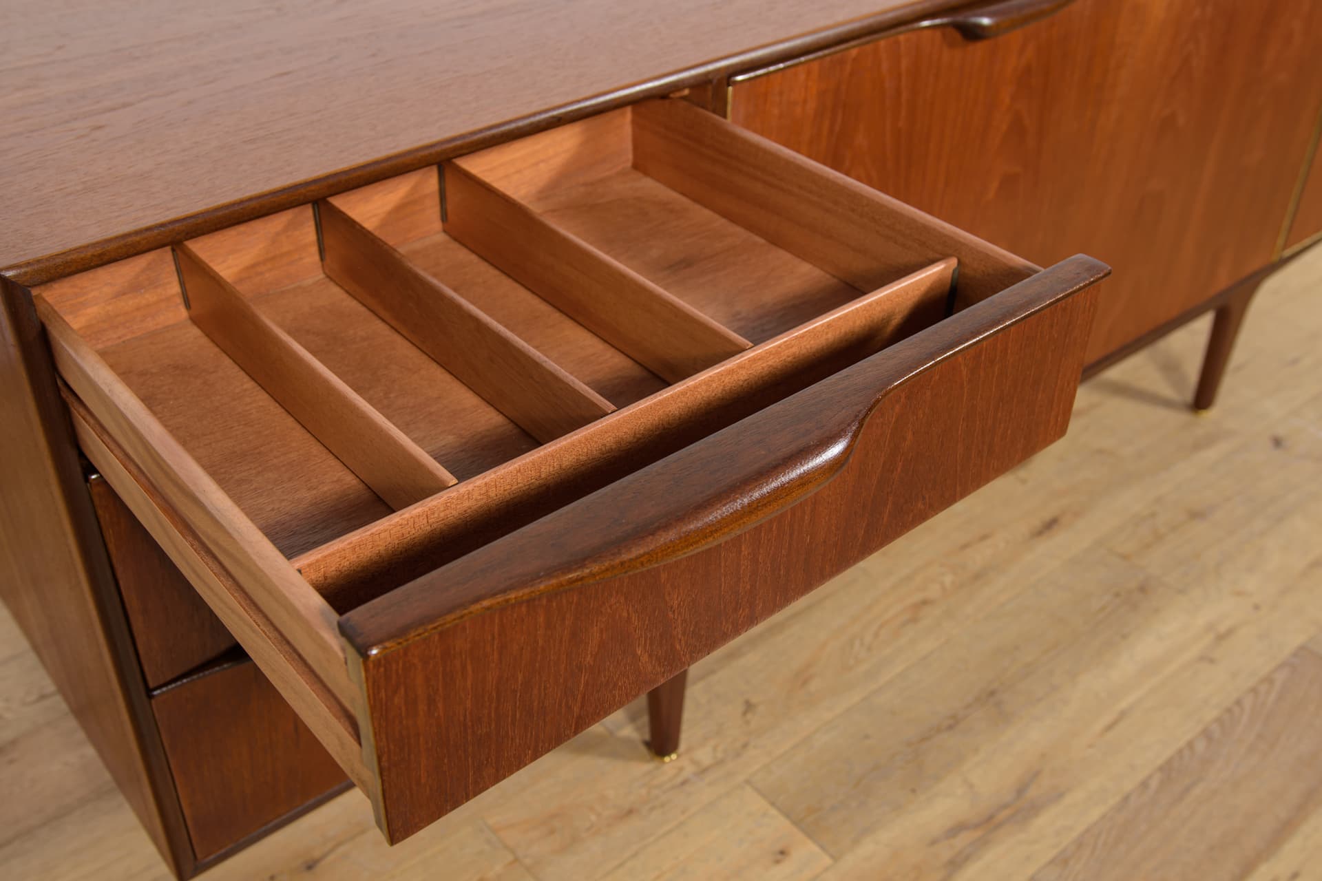 Komoda, teak brązowy, proj. T. Robertson, McIntosh, Wielka Brytania, lata 60. - 147084