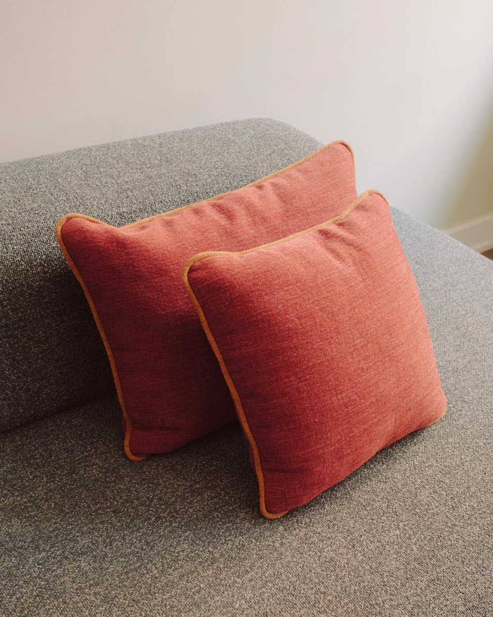 Poduszka Miu, czerwona, 35x35 cm, Feum - 147494