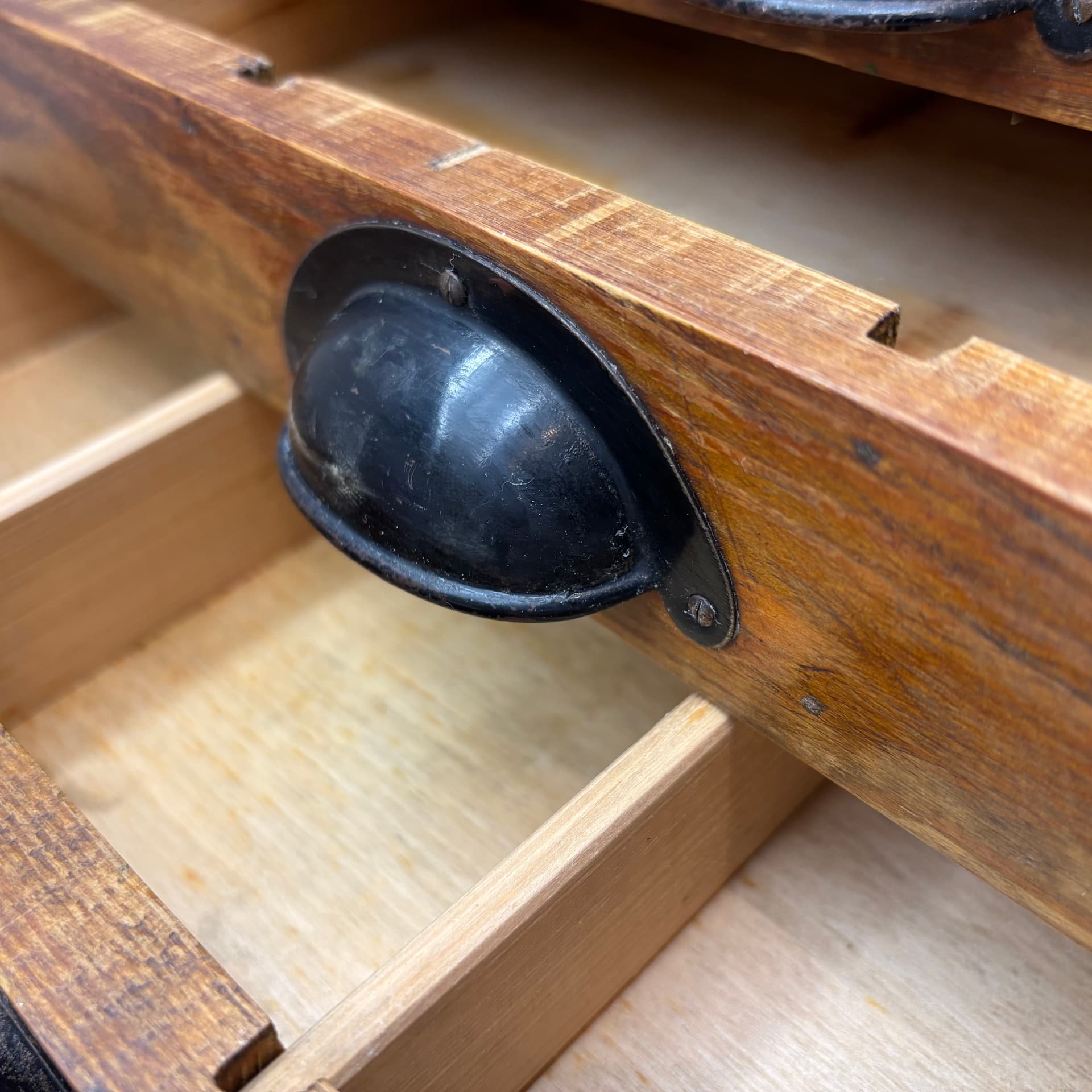 Organizer, brązowy, sosna, sklejka, metal, Niemcy, lata 50. - 149554