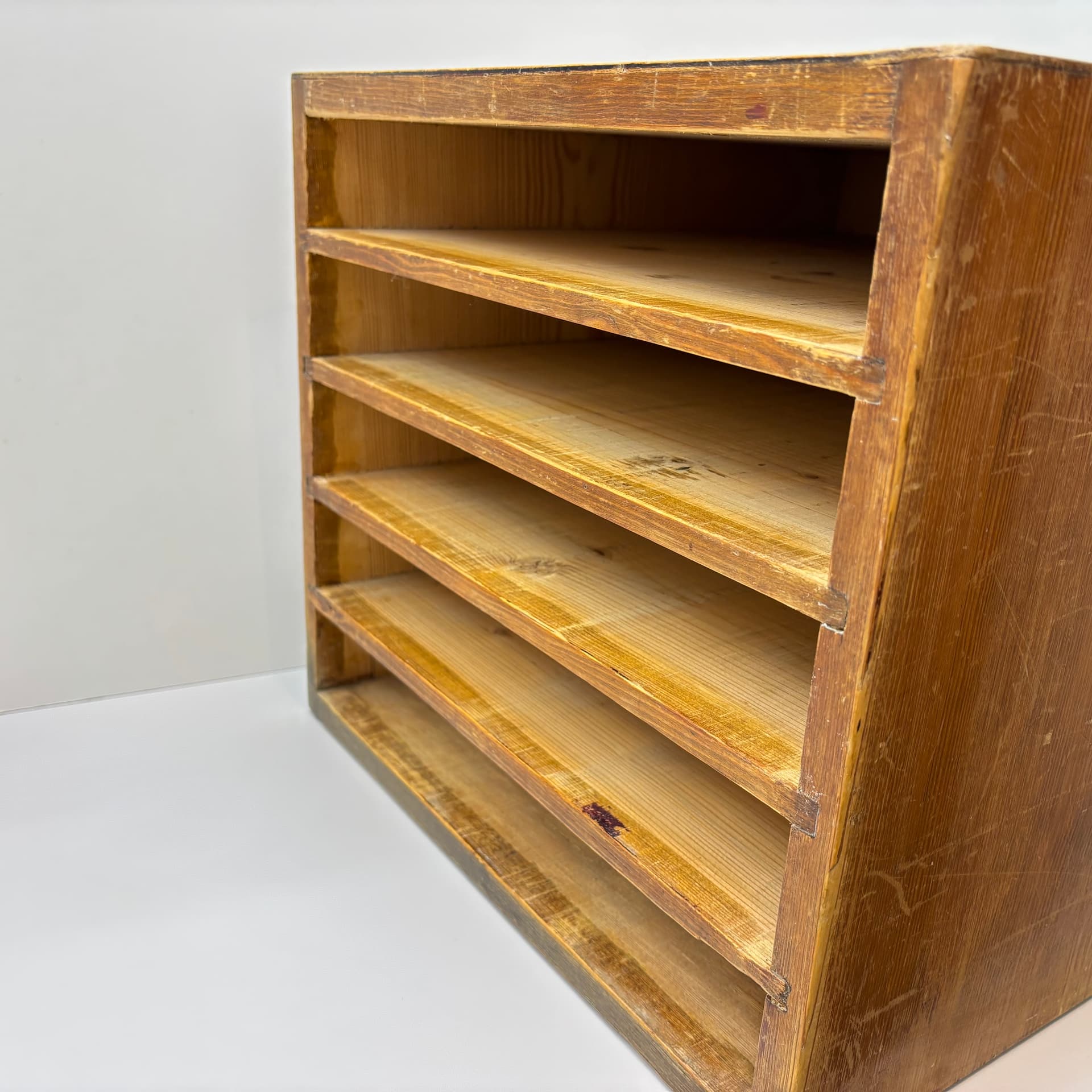 Organizer, brązowy, sosna, sklejka, metal, Niemcy, lata 50. - 149552