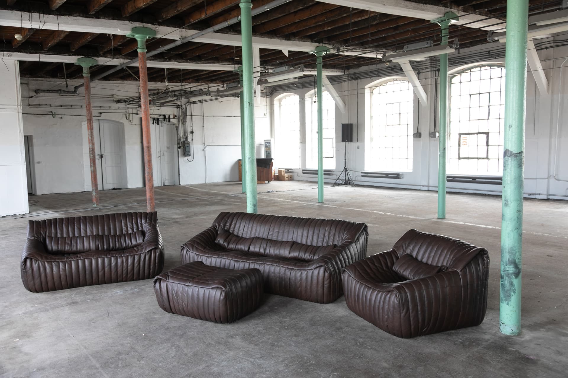 Podnóżek Sandra, brązowy, proj. A. Hiéronimus, Ligne Roset, lata 70. - 157793