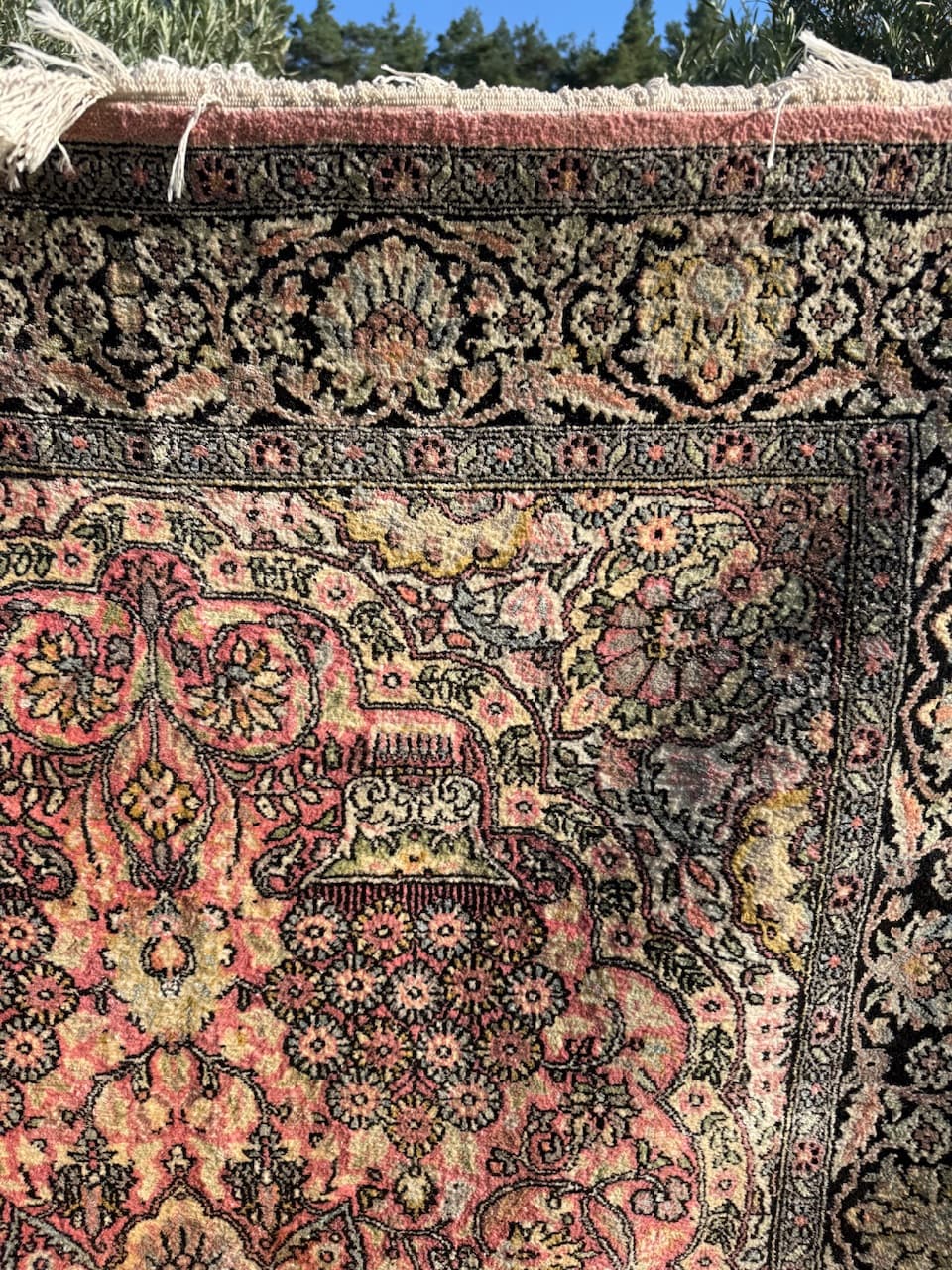 Rug Ghoum, 200x125 cm, multicolor silk, India, 1990s. - 157889