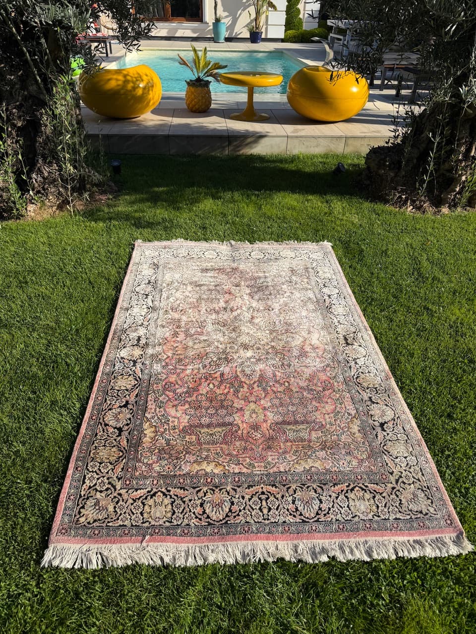 Rug Ghoum, 200x125 cm, multicolor silk, India, 1990s. - 157883