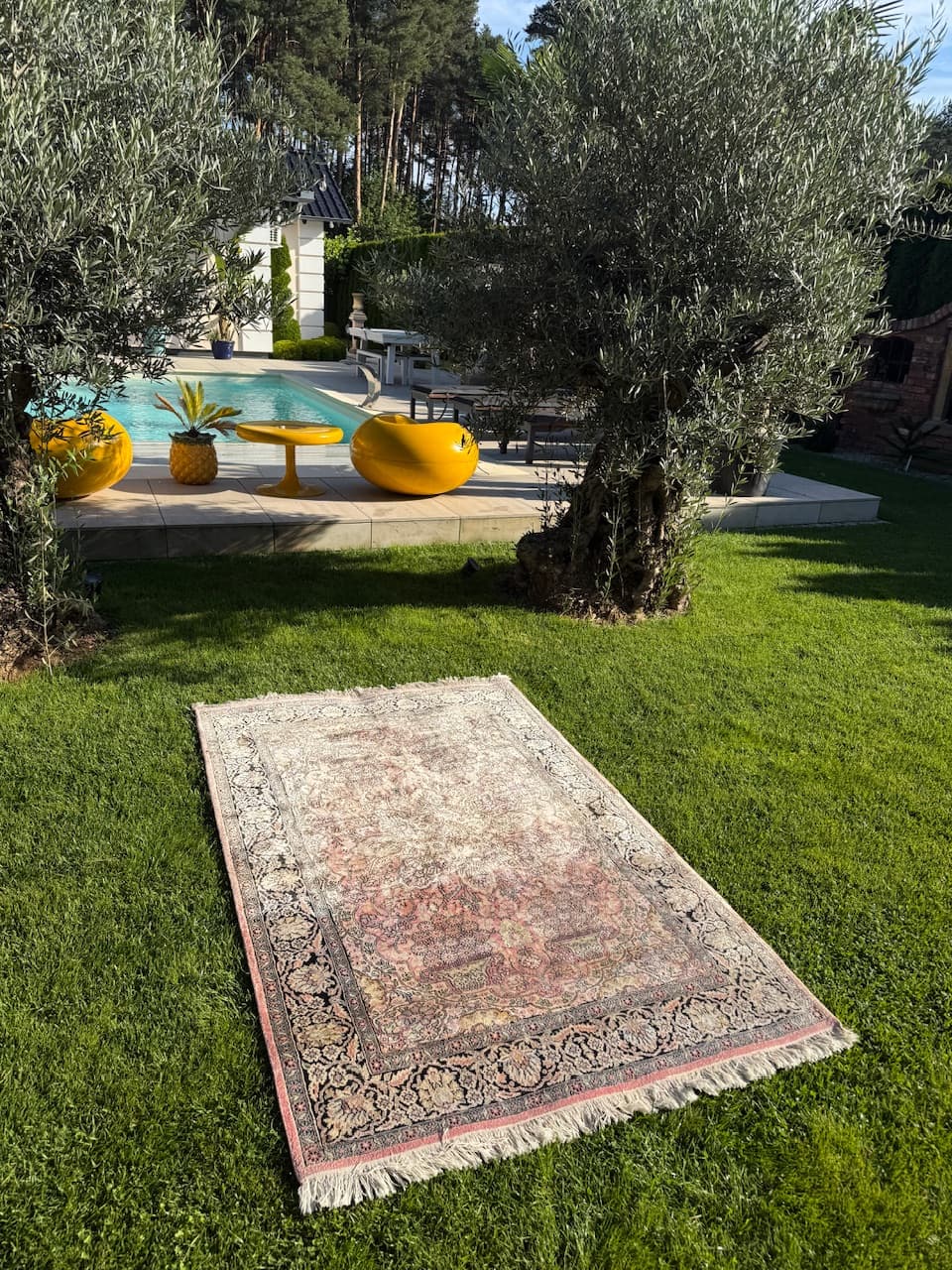 Rug Ghoum, 200x125 cm, multicolor silk, India, 1990s. - 157882