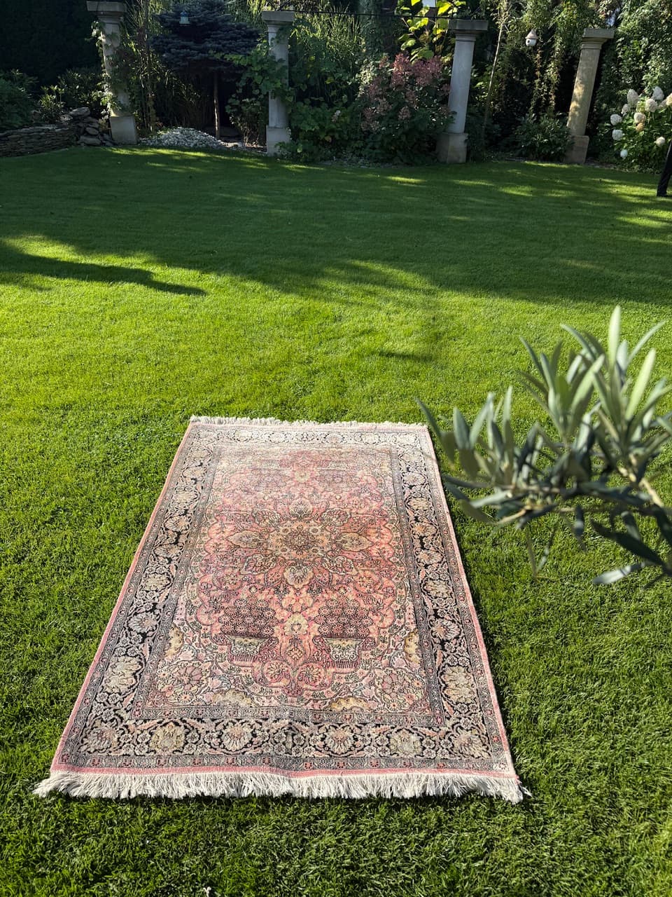 Rug Ghoum, 200x125 cm, multicolor silk, India, 1990s. - 157890