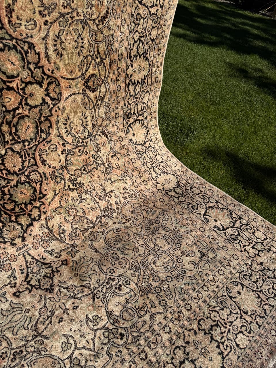 Rug Ghoum, 315x210 cm, beige silk, India, 1990s. - 157943