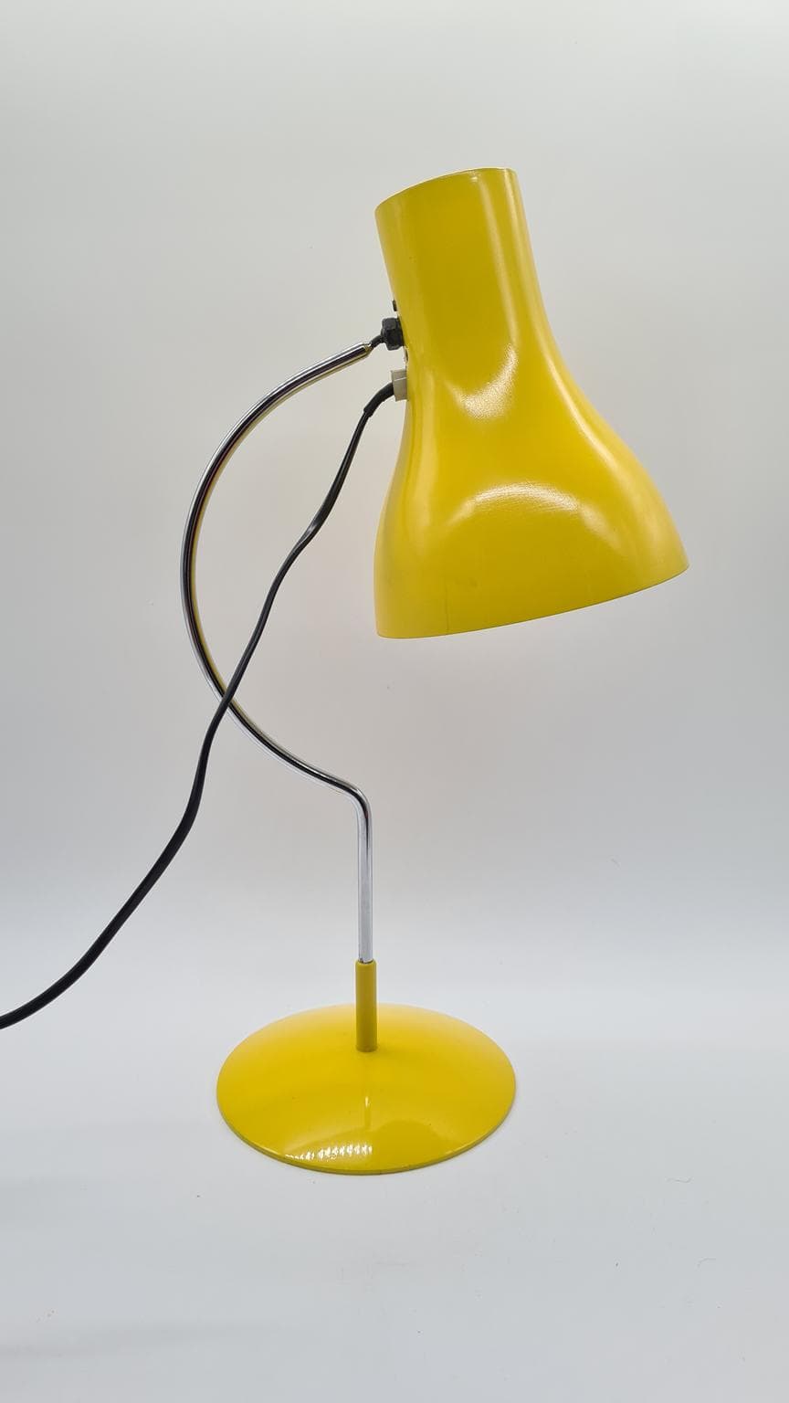 Lampa biurkowa, żółty metal, chrom, proj. J. Hůrka, Czechosłowacja, lata 70. - 158015