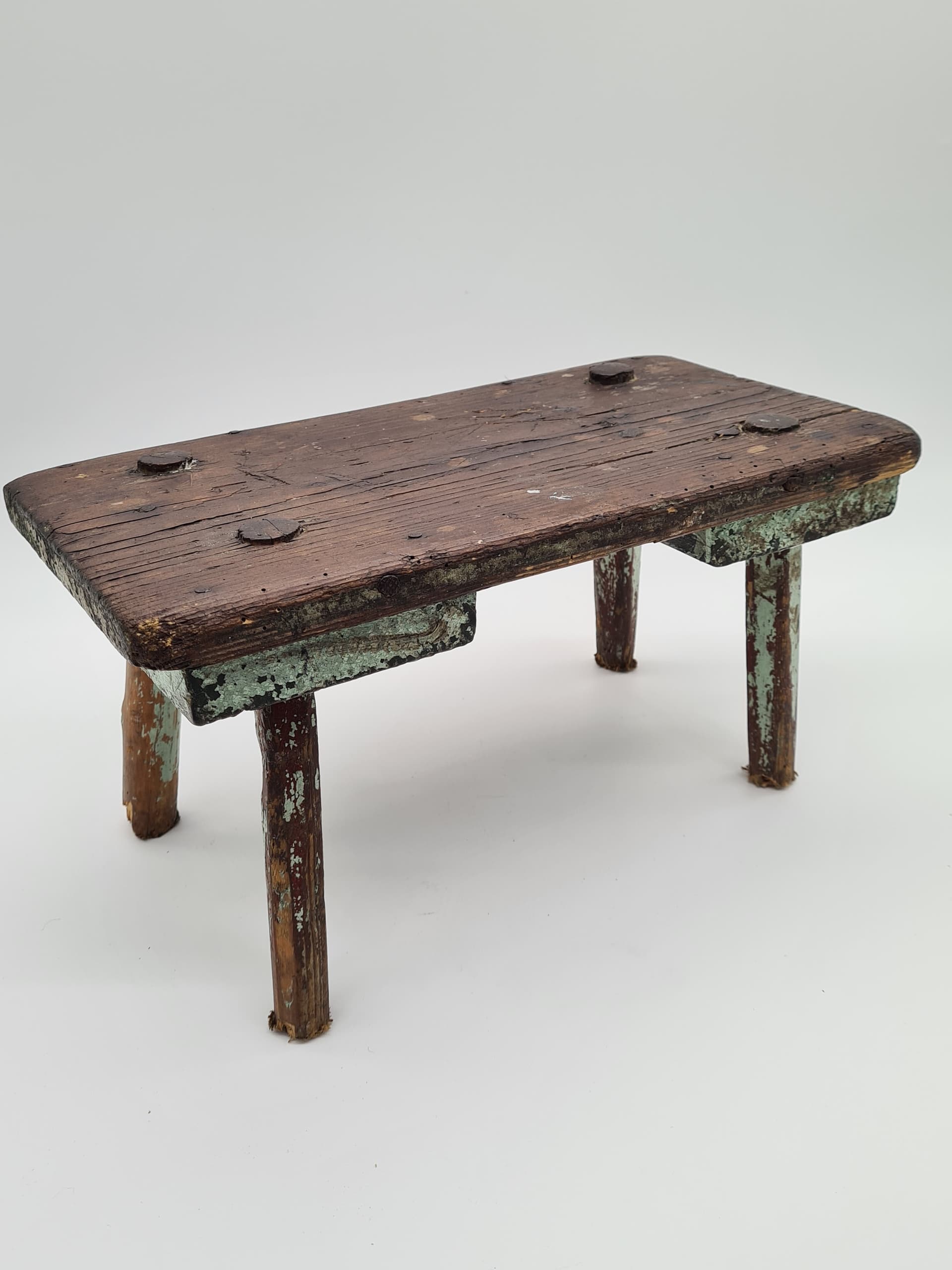 Stołek wiejski, brązowy, drewno, Szwecja, lata 60. - 158061