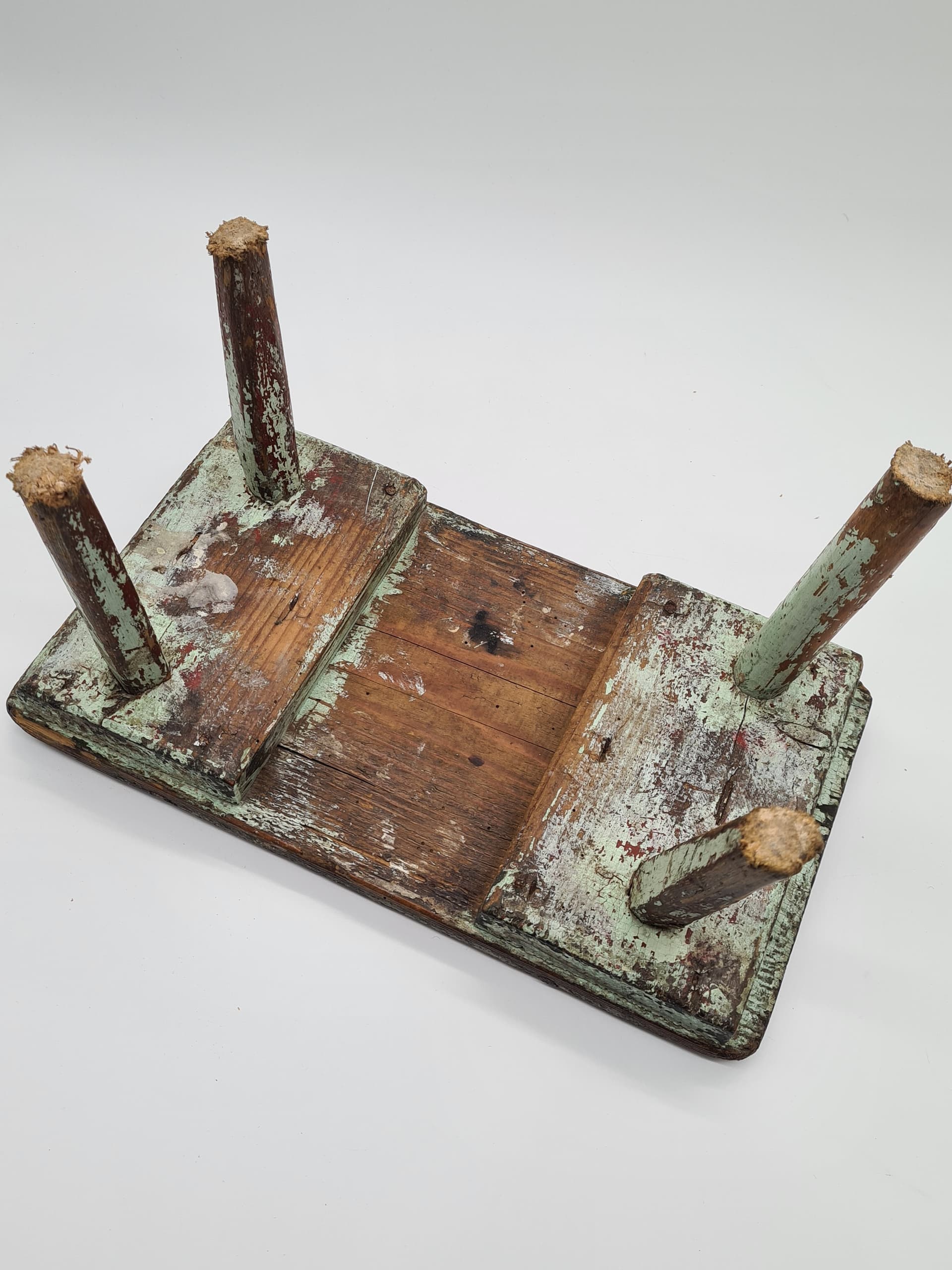 Stołek wiejski, brązowy, drewno, Szwecja, lata 60. - 158064