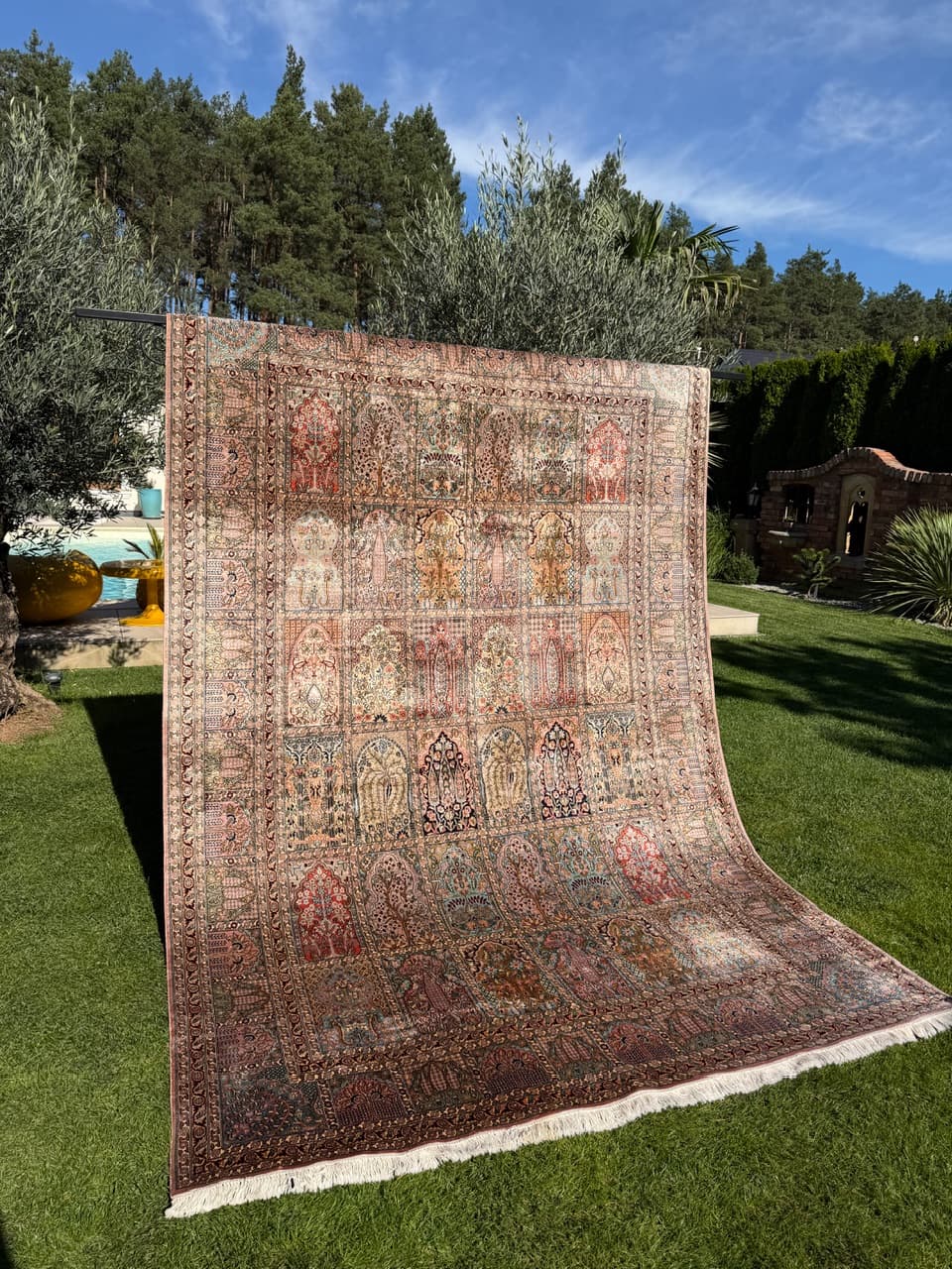 Carpet Ghoum/Qom 325x215 cm, ivory white silk, India, 1990s. - 158084