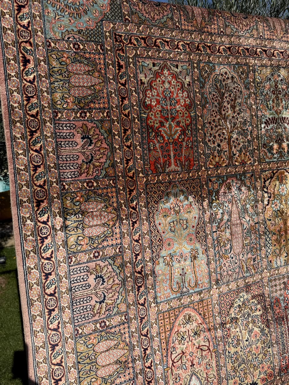 Carpet Ghoum/Qom 325x215 cm, ivory white silk, India, 1990s. - 158081