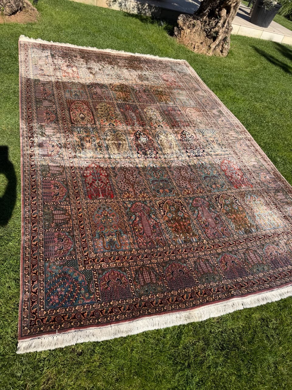 Carpet Ghoum/Qom 325x215 cm, ivory white silk, India, 1990s. - 158078