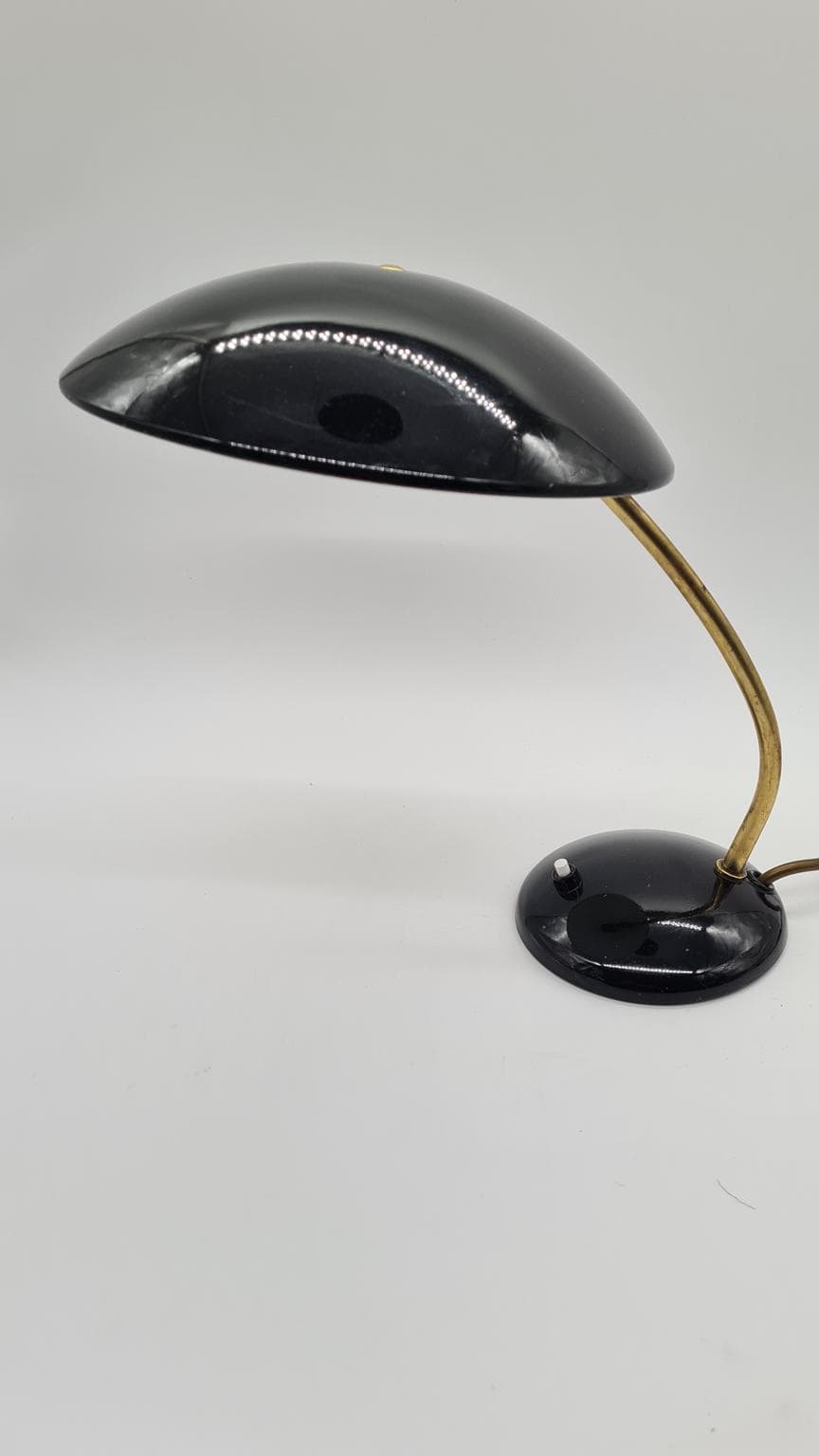 Lampa stołowa 6781, metal czarny, mosiądz, proj. C. Dell, Kaiser Idell, Niemcy, lata 50. - 158091