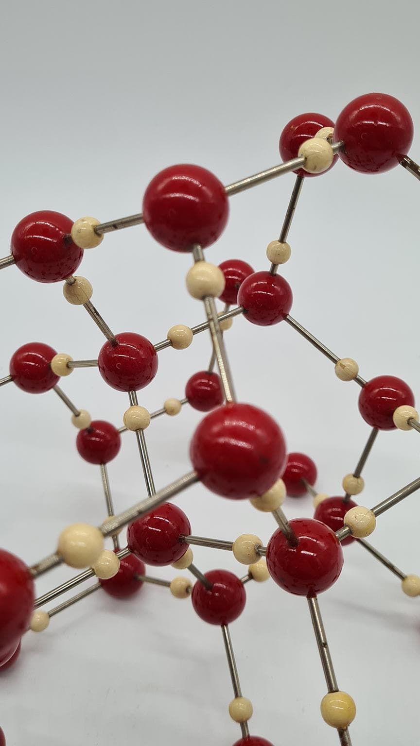 Model molekularny kryształu lodu, bordowy, Czechosłowacja, lata 50. - 158184