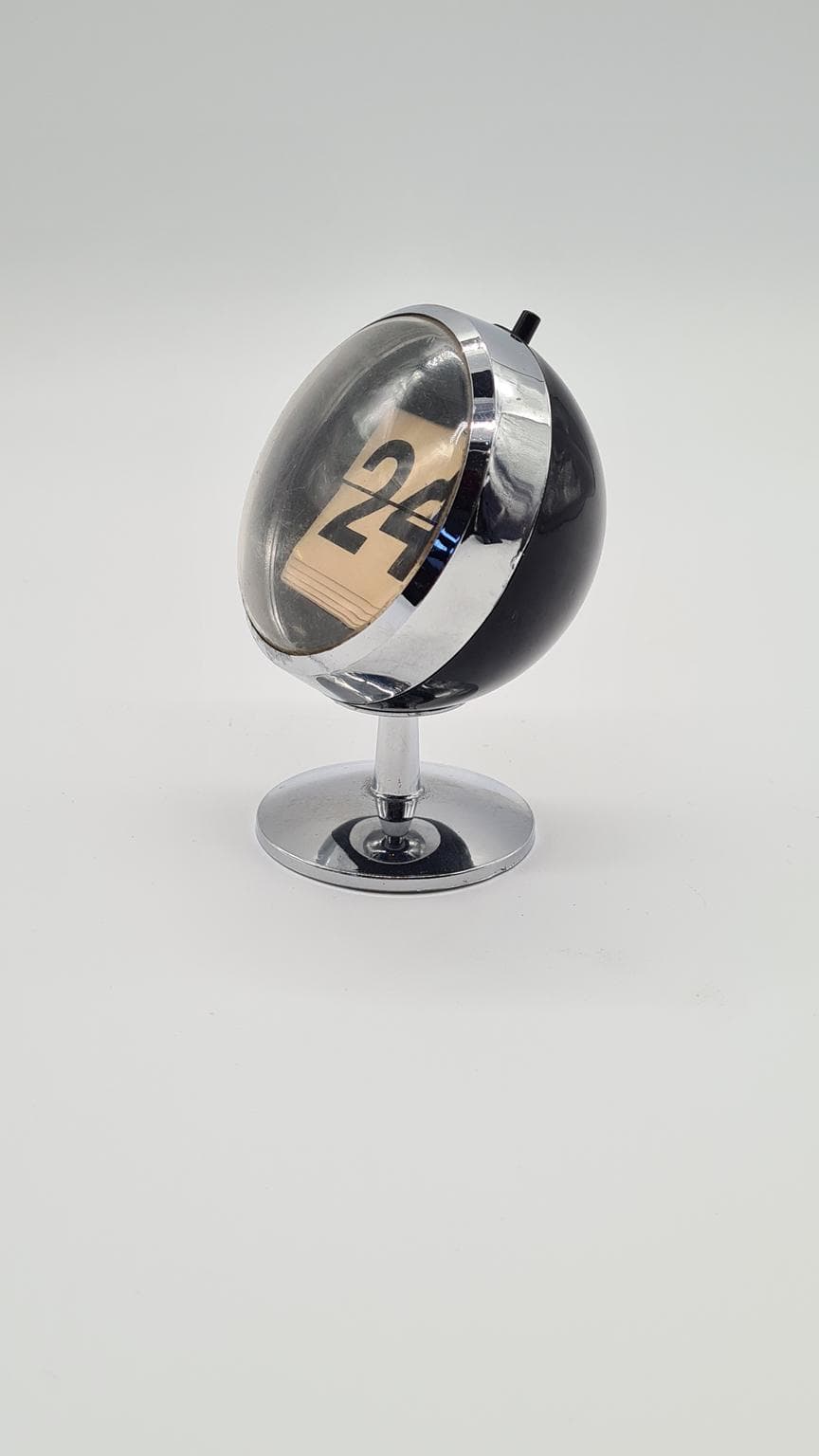 Flip Calendar Space Age, black plastic, 1970s. - 158196