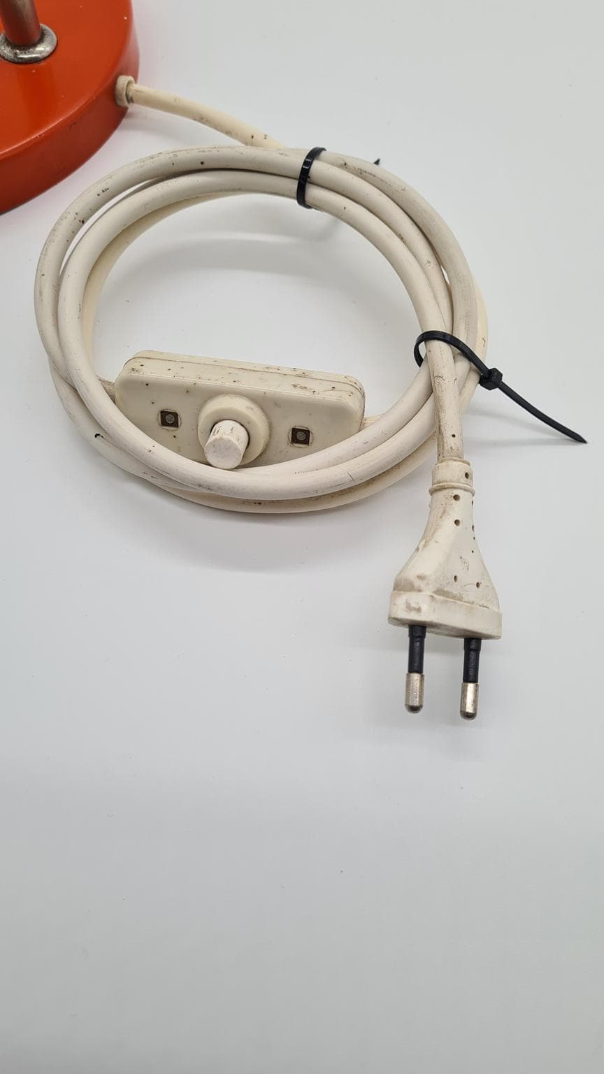 Table lamp, red metal, Aka Leuchten, Germany, 1970s. - 158226