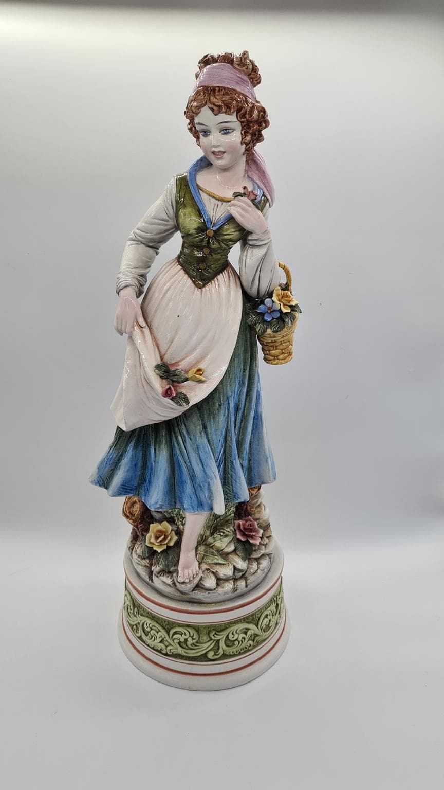 Figura kobieta zbierająca kwiaty, multikolor, ceramika, proj. D. Poloniato, Włochy, lata 80. - 158246