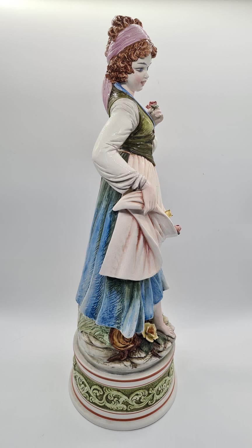 Figura kobieta zbierająca kwiaty, multikolor, ceramika, proj. D. Poloniato, Włochy, lata 80. - 158251