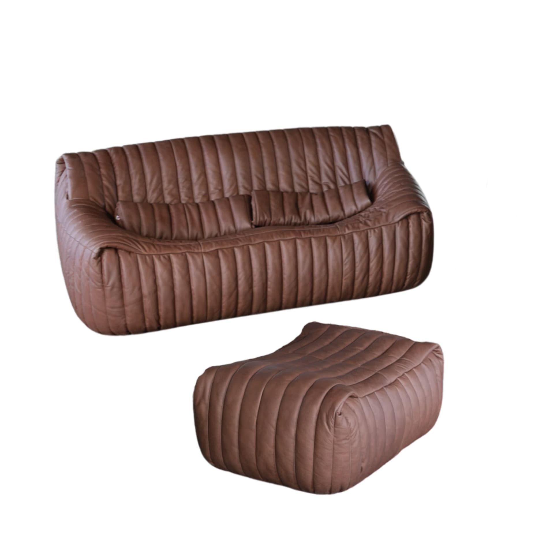 Dwuosobowa sofa z podnóżkiem Sandra, jasnobrązowa, proj. A. Hiéronimus, Ligne Roset, lata 70.
