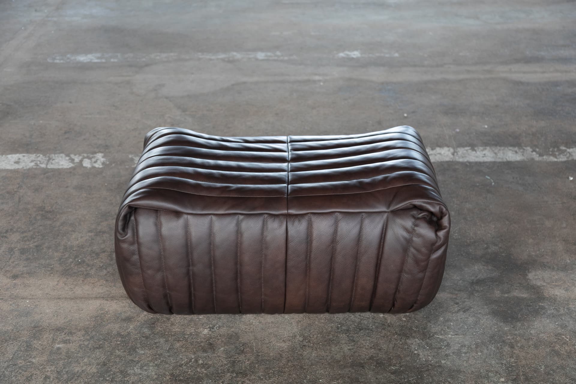 Trzyosobowa sofa z podnóżkiem Sandra, brązowa, proj. A. Hiéronimus, Ligne Roset, lata 70. - 158327