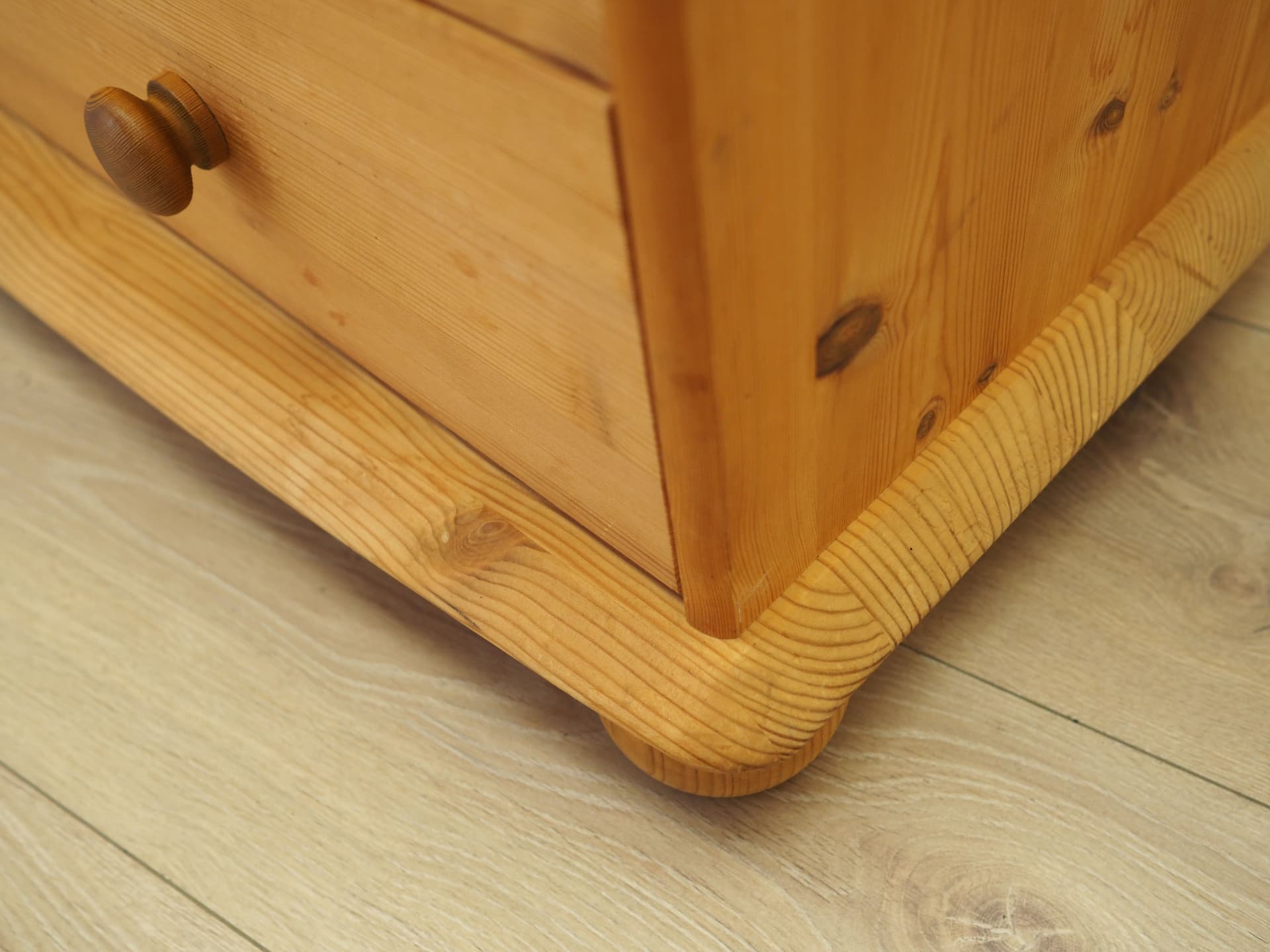 Chest of drawers, yellow pine, Denmark, 21st c. - 76442