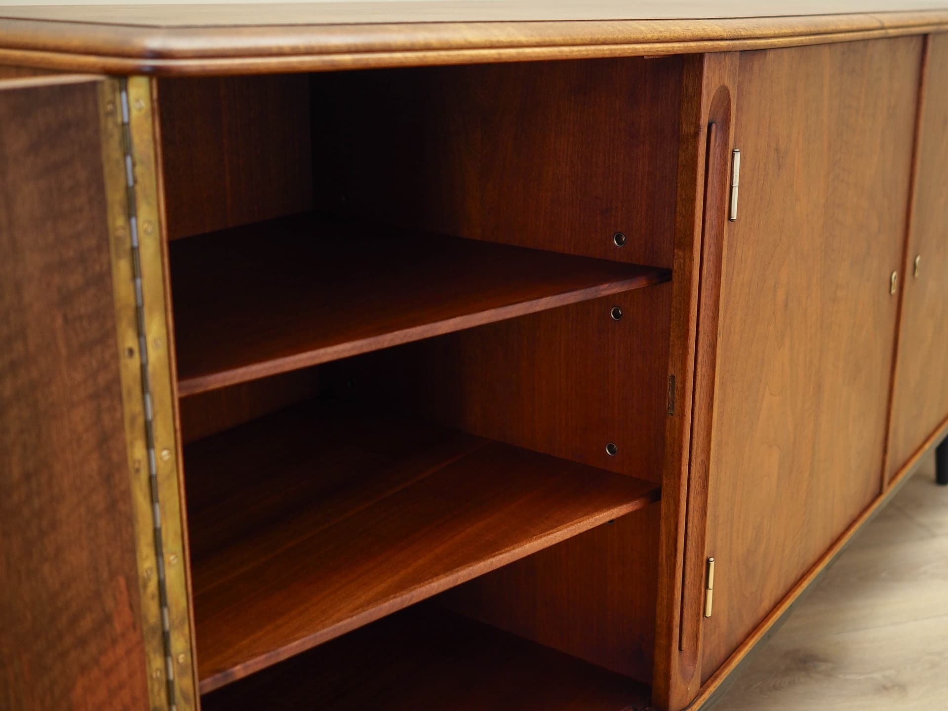 Kredens, orzech brązowy, Dania, lata 60. - 158593