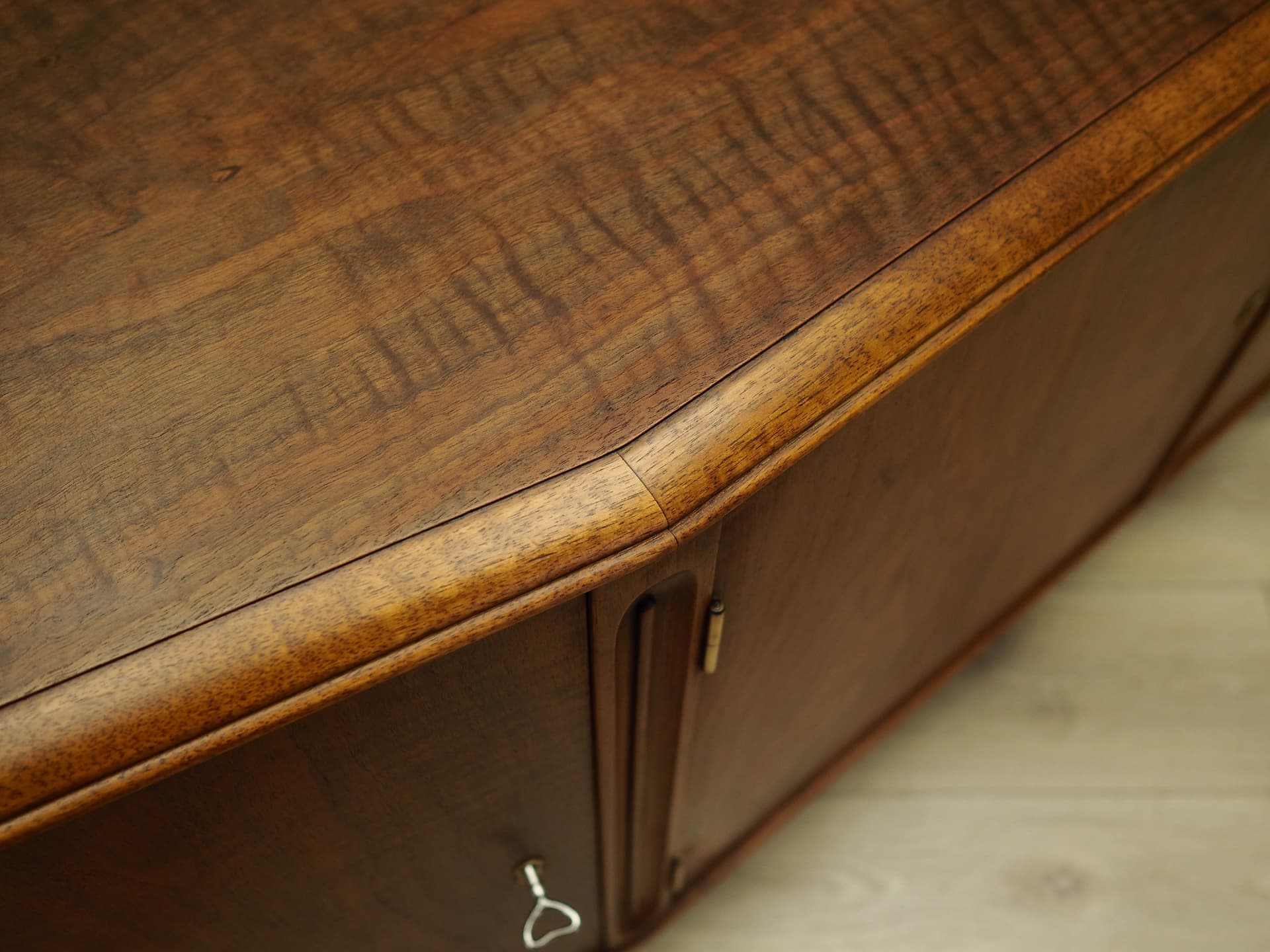 Kredens, orzech brązowy, Dania, lata 60. - 158590