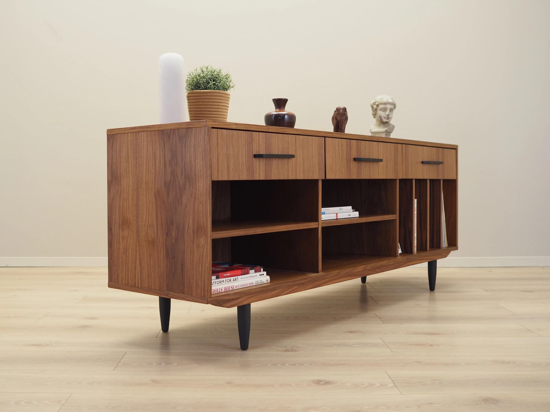 Sideboard skandynawski, orzech brązowy, Polska, lata 60. - 10055