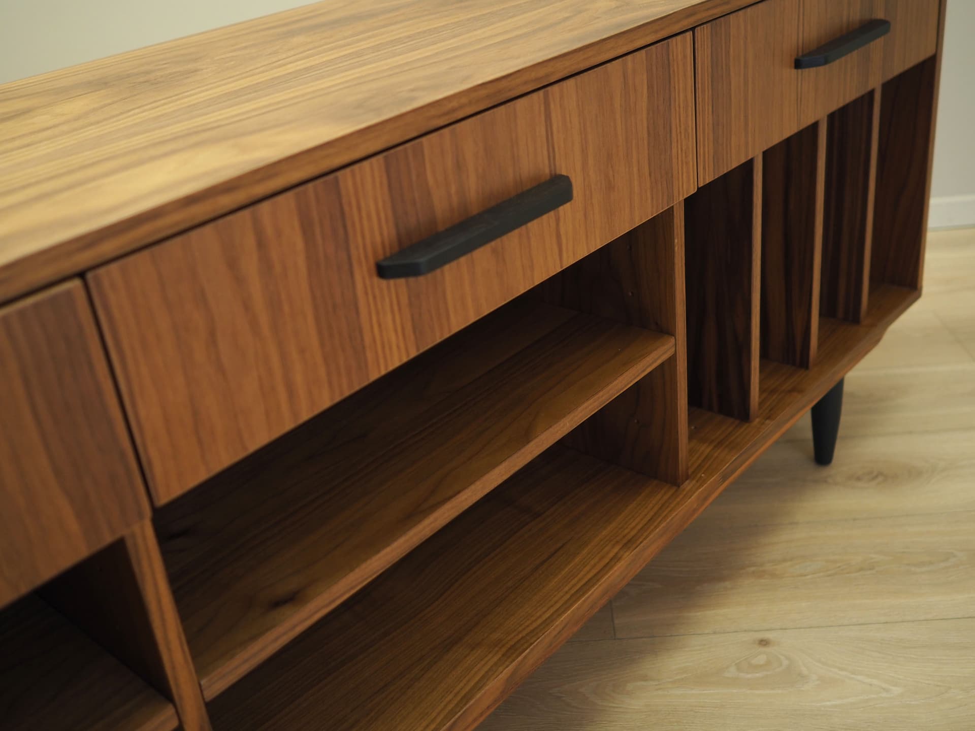 Sideboard skandynawski, orzech brązowy, Polska, lata 60. - 76447