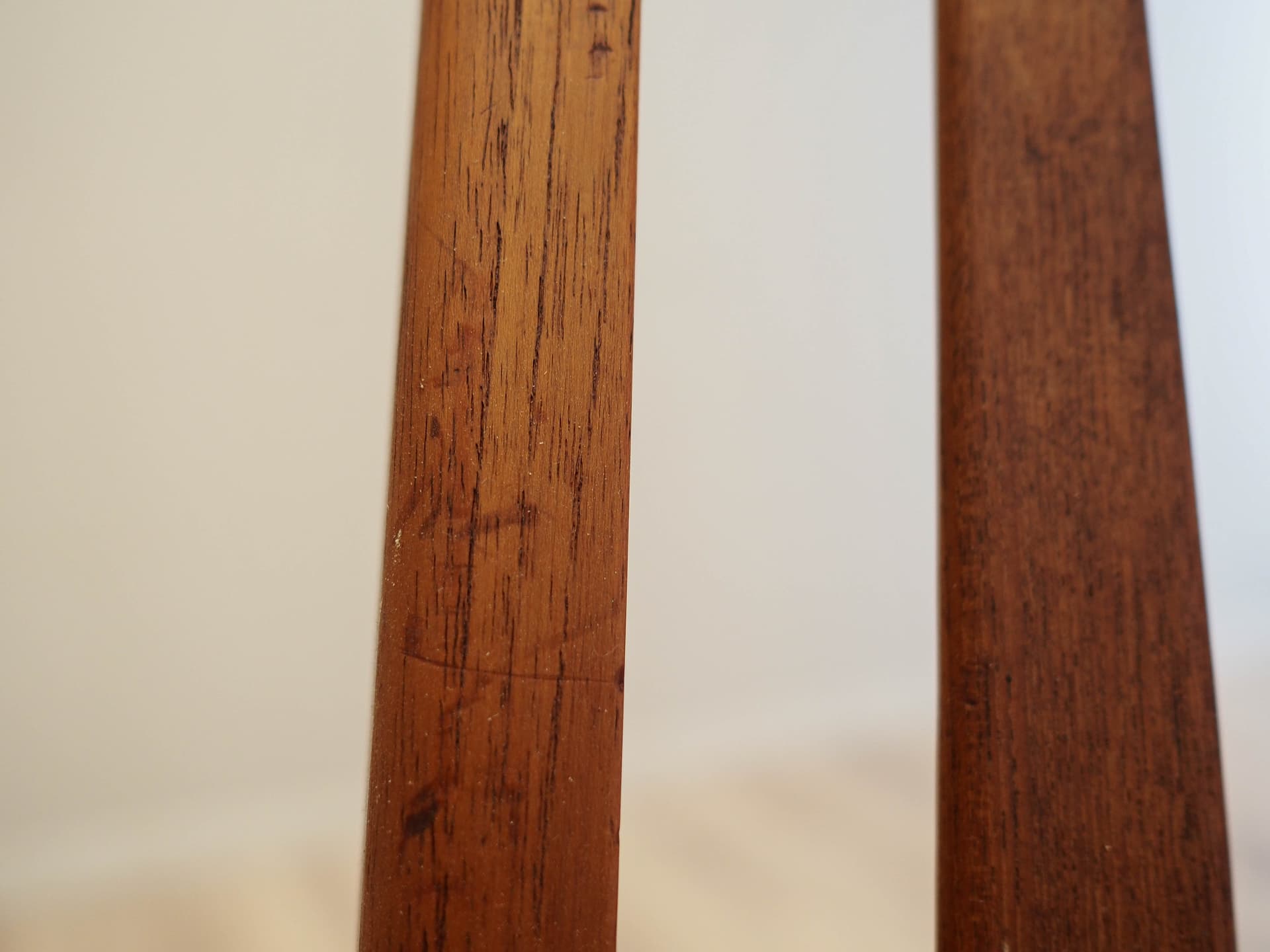 Krzesło Eva, teak brązowy, tkanina beżowa, proj. N. Koefoed, Dania, lata 60. - 158668