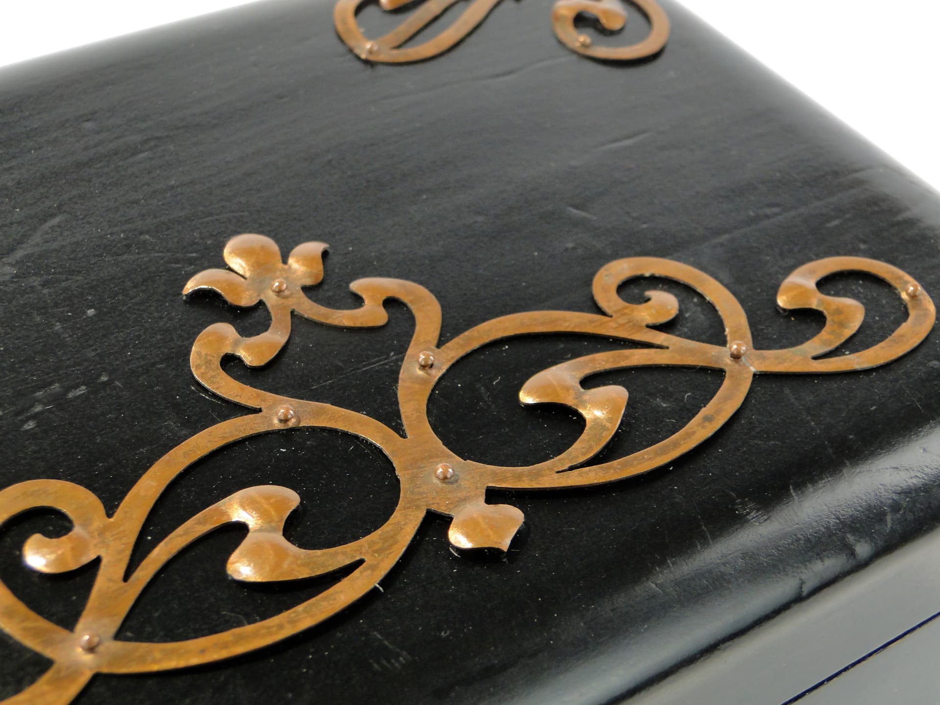 Secesyjna kaseta, Austro-Węgry 1900 - 158729