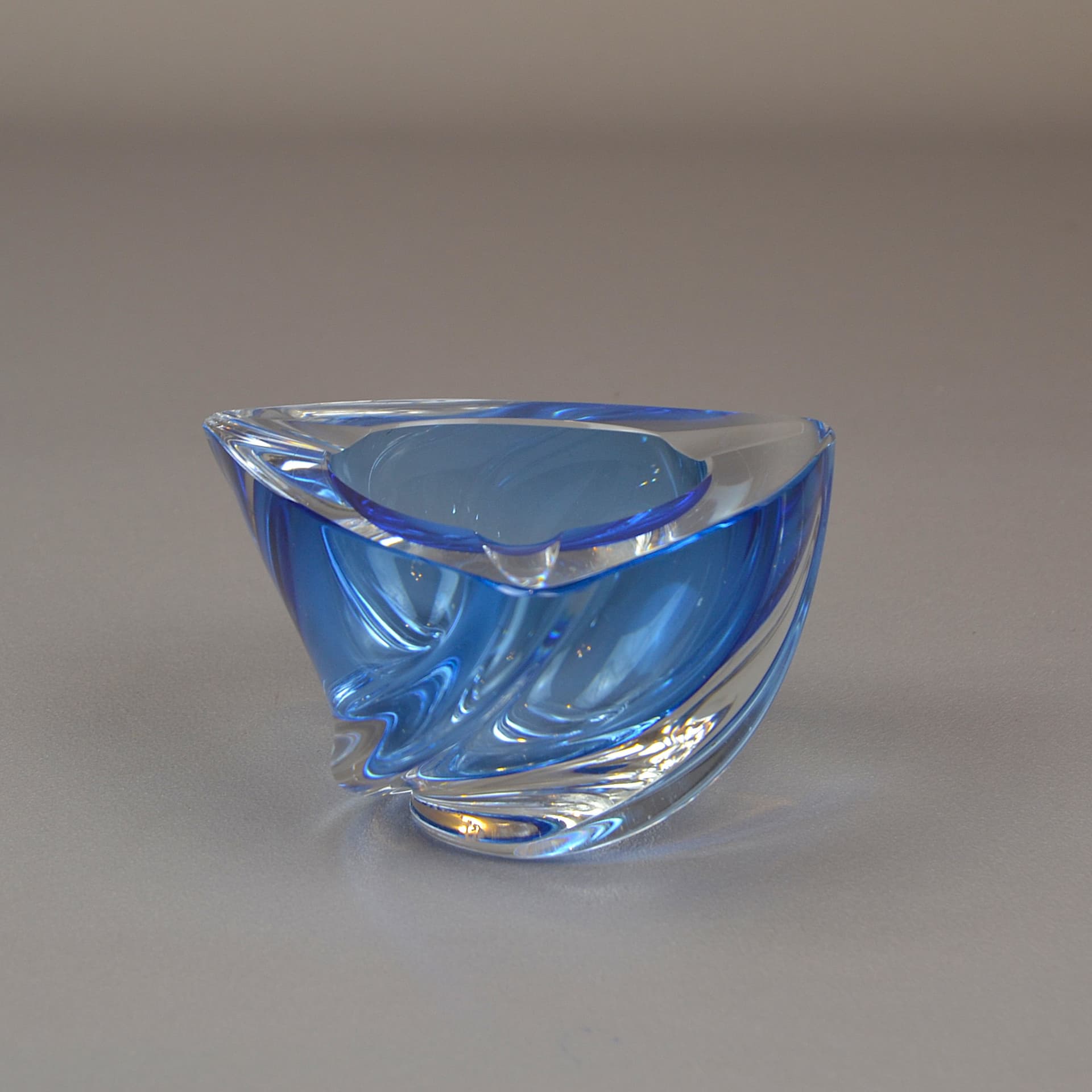 Popielniczka, niebieski kryształ, Val St Lambert, Belgia, lata 70. - 1181